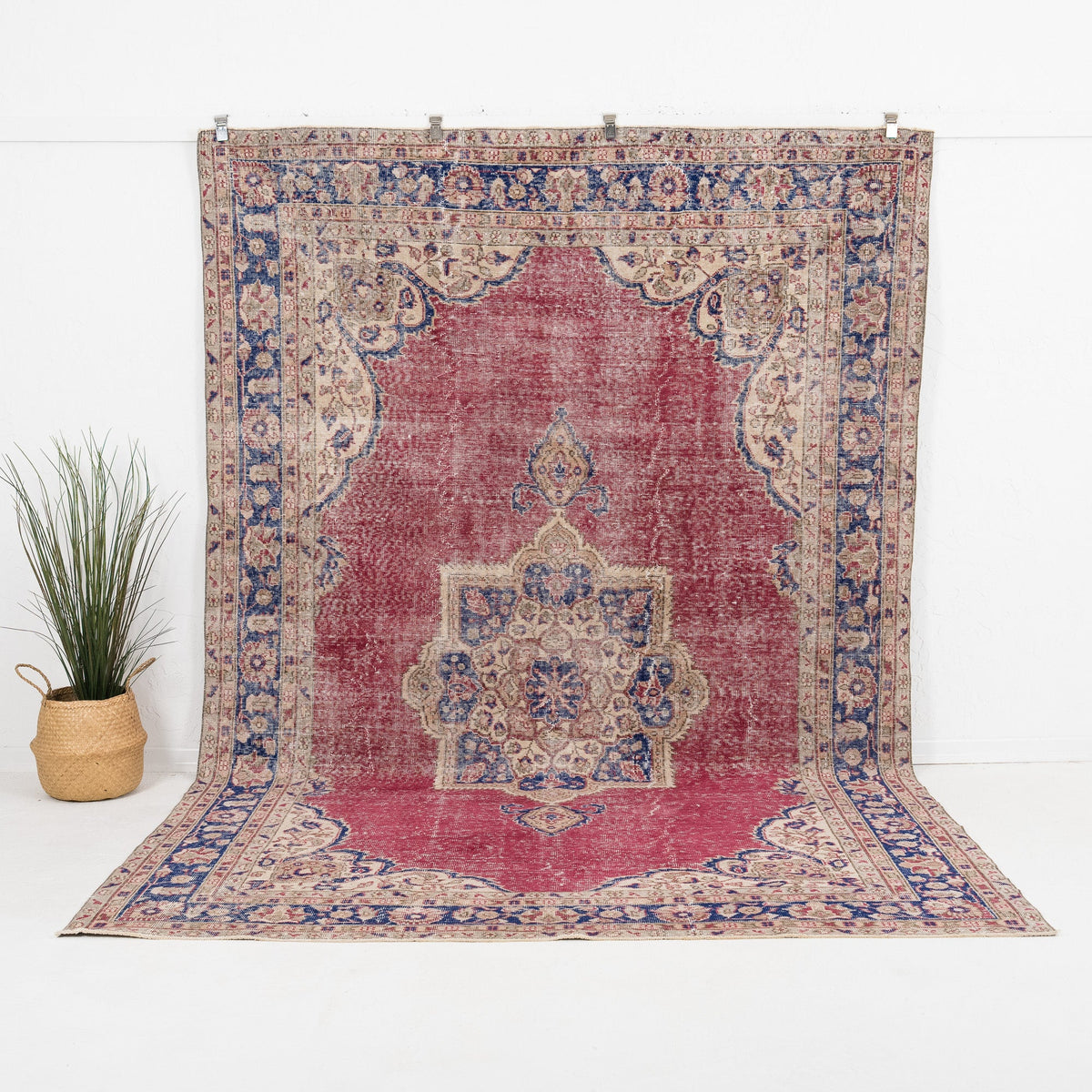Karivelle - Vintage Turkish Area Rug