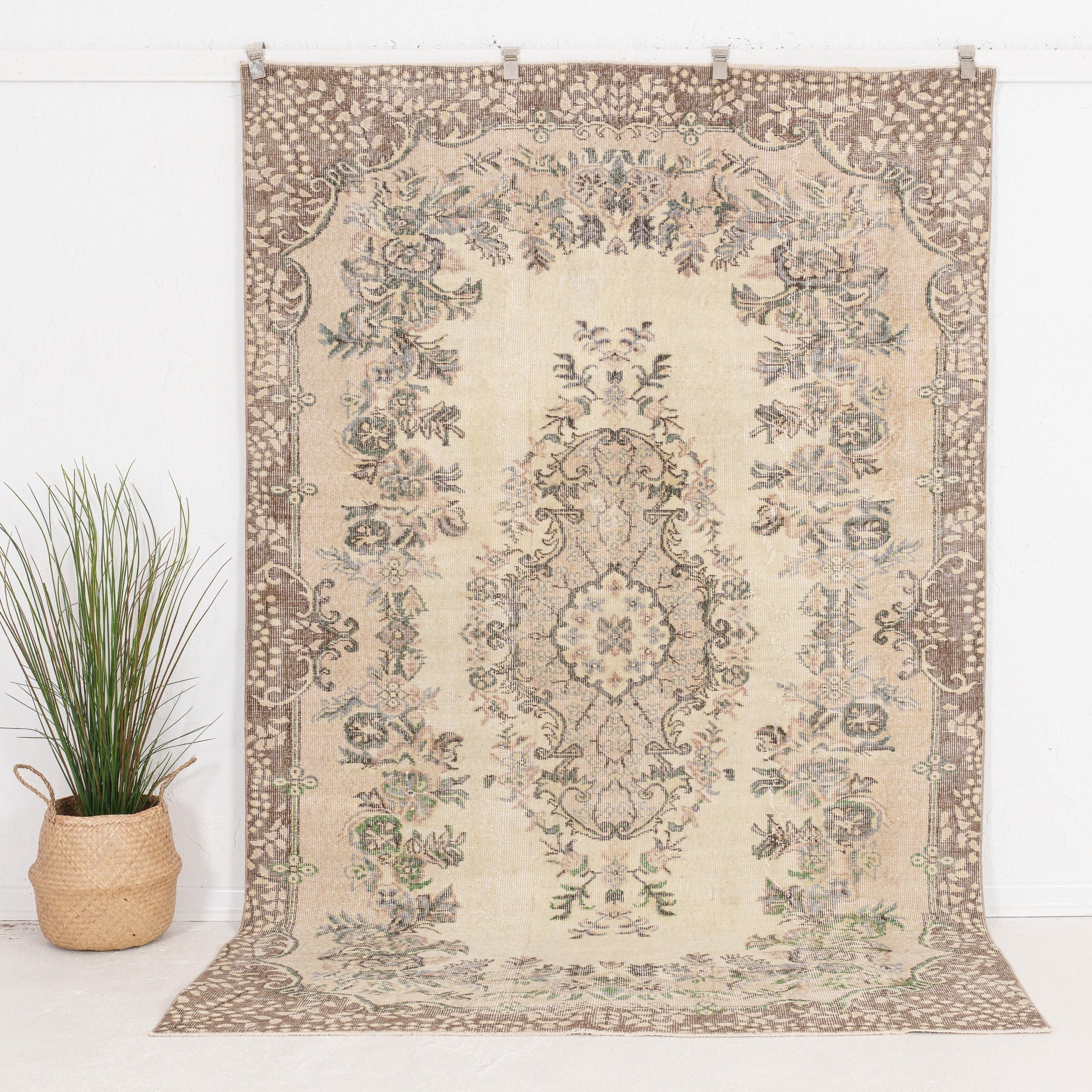 6' x 9' - Vintage Turkish Area Rug, Beige - Delinin | Kuden Rugs
