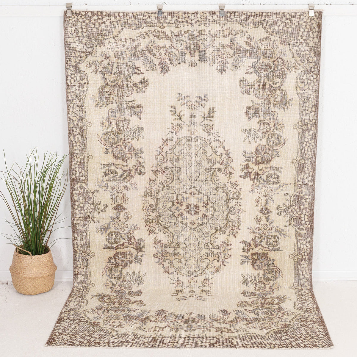 Zaerinine - Vintage Turkish Area Rug