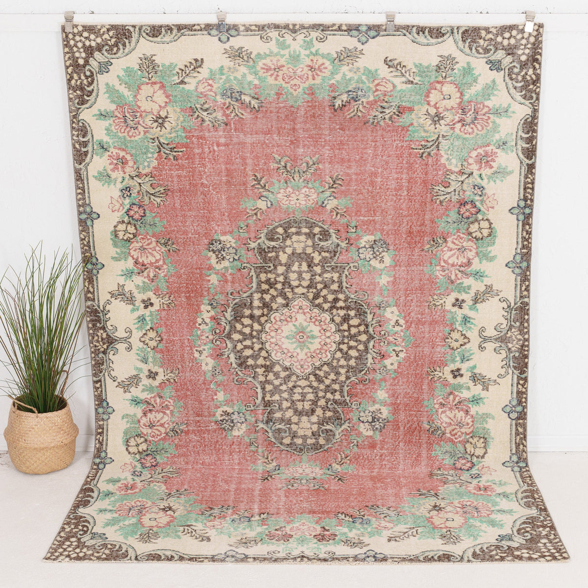 Zaerinaria - Vintage Turkish Area Rug