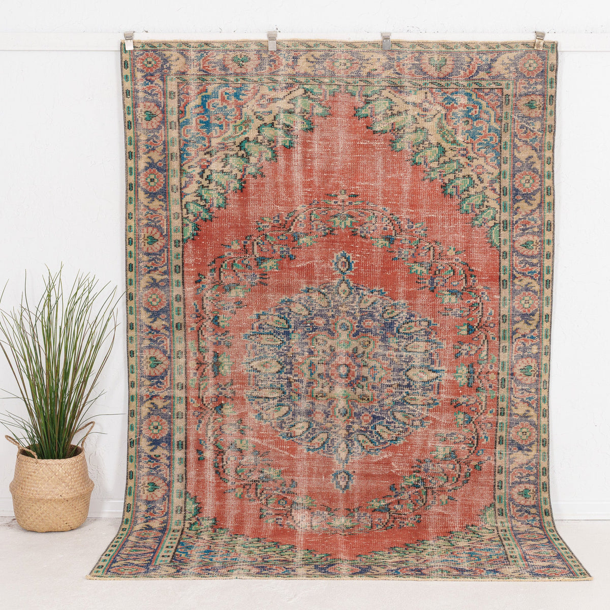 Yaelisara - Vintage Turkish Area Rug