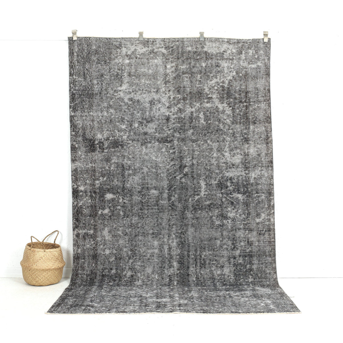 Erynne - Dining Room Rug, Elegant Oriental Style