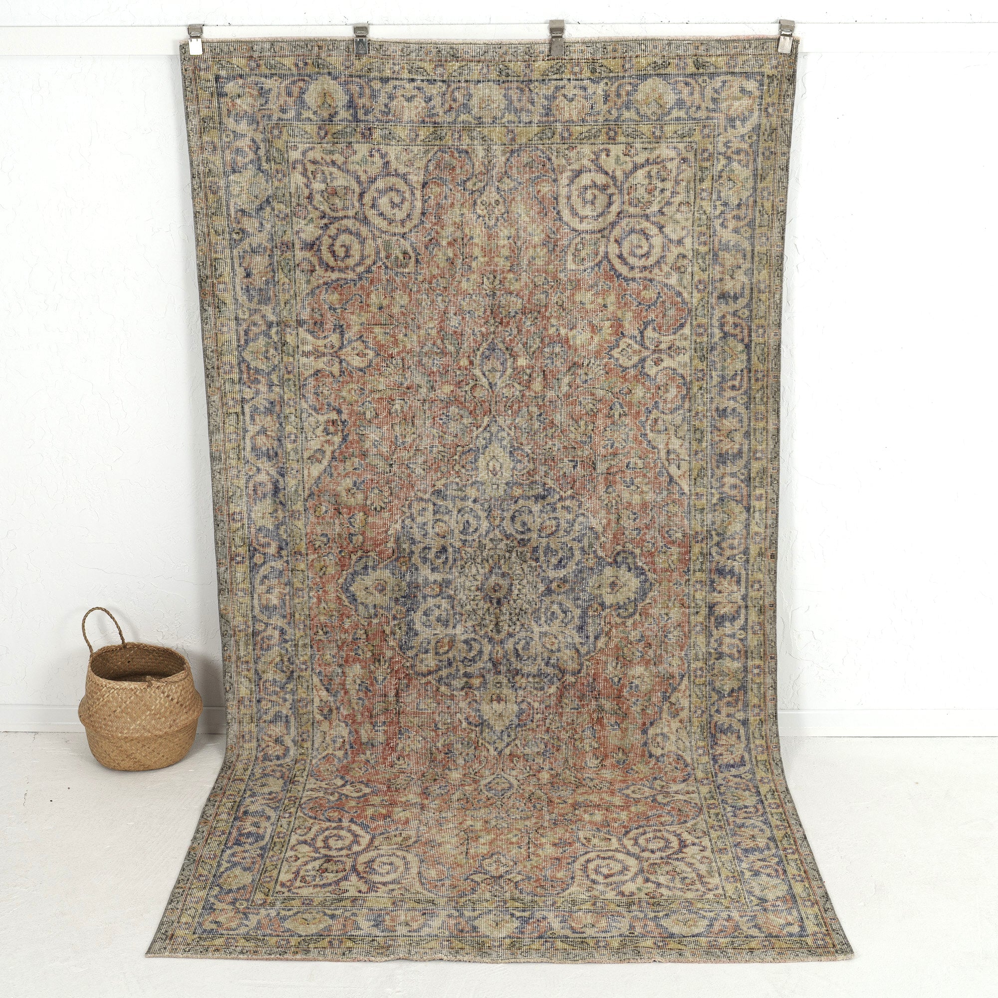 Delisa - Oriental Rug, Timeless & Exquisite