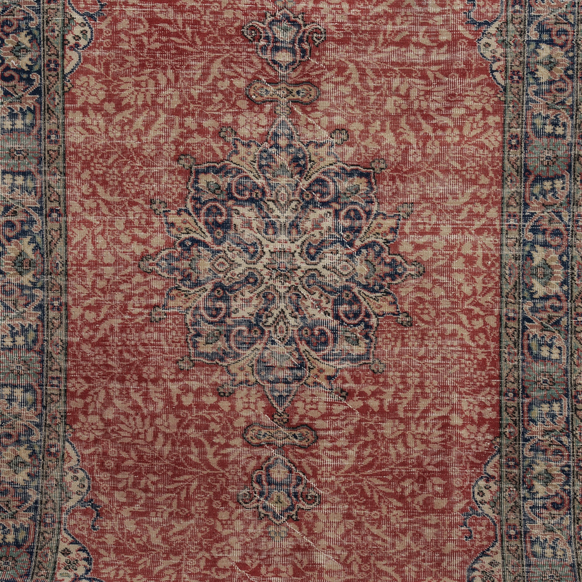 Olivira - Turkish Rug, Authentic and Vintage