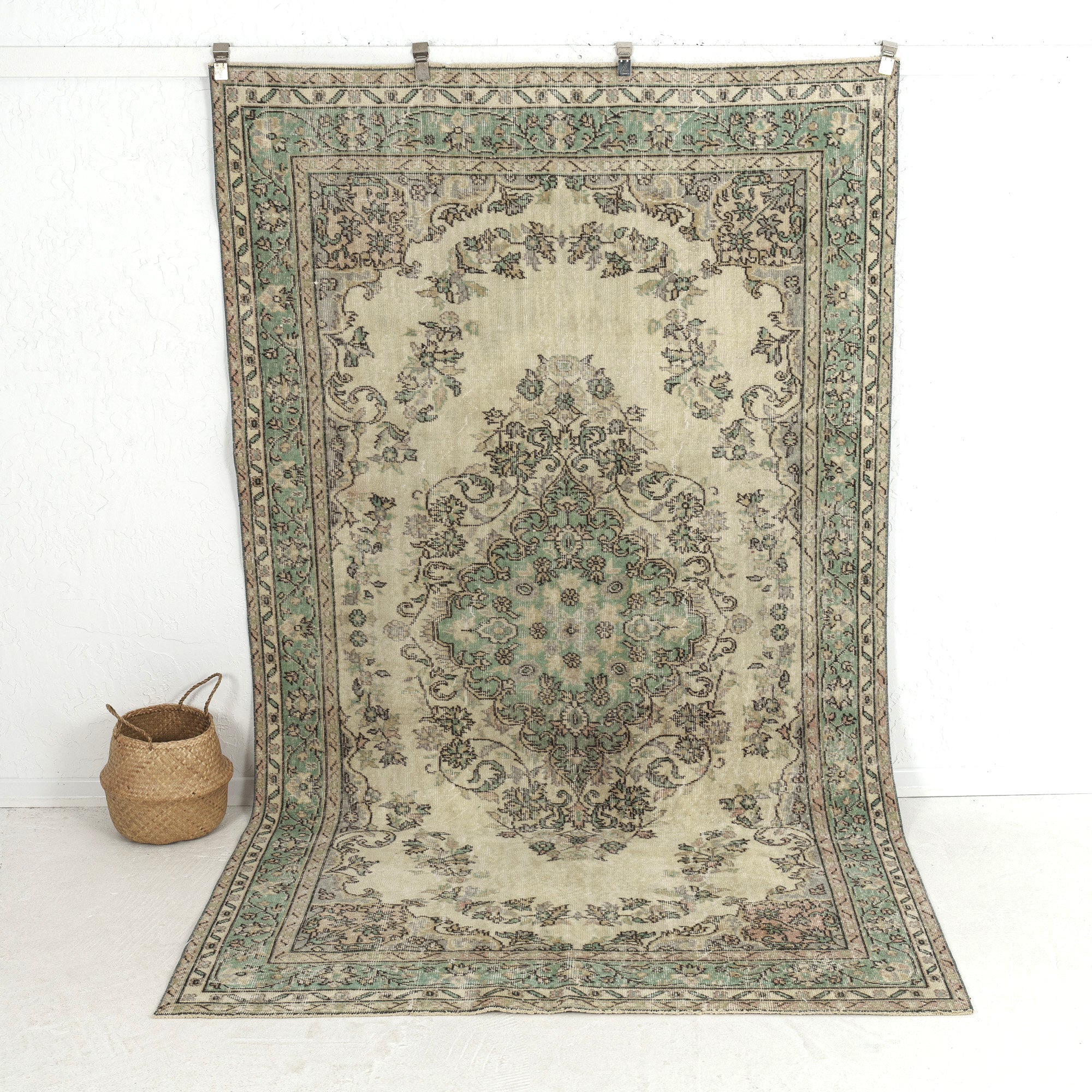 Selindra - Oriental Vintage Rug, Collector's Edition