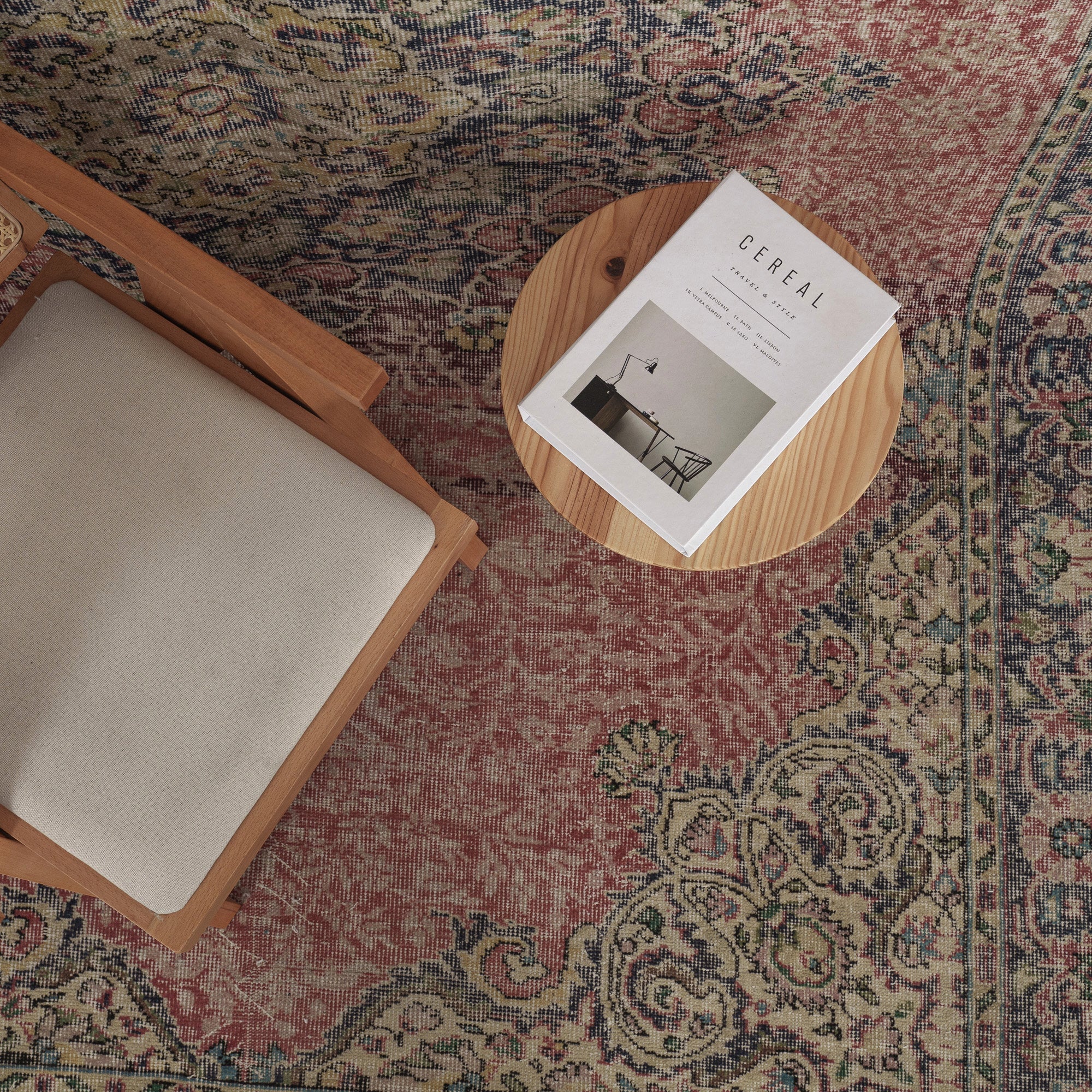 Sorinae - Oriental Rug, Exquisite Antique Design