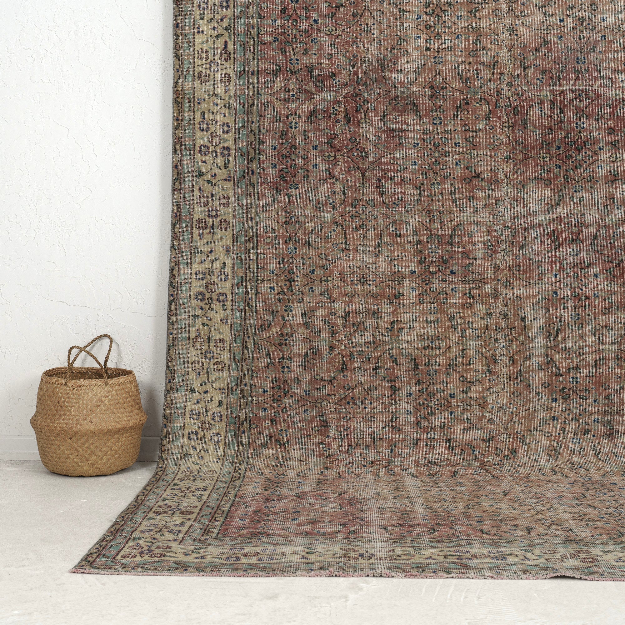 Veyra - Persian Rug, Handcrafted & Timeless
