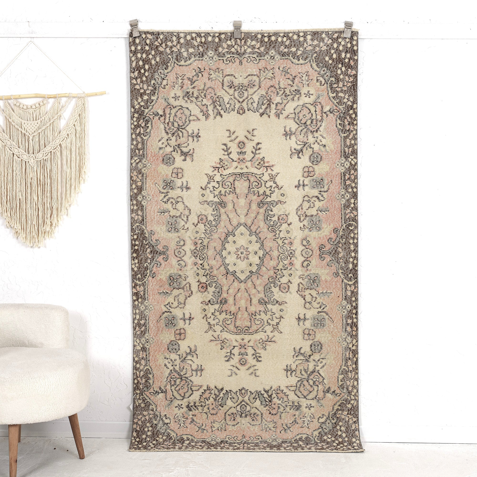 Dara - Oriental Rug, Timeless & Exquisite