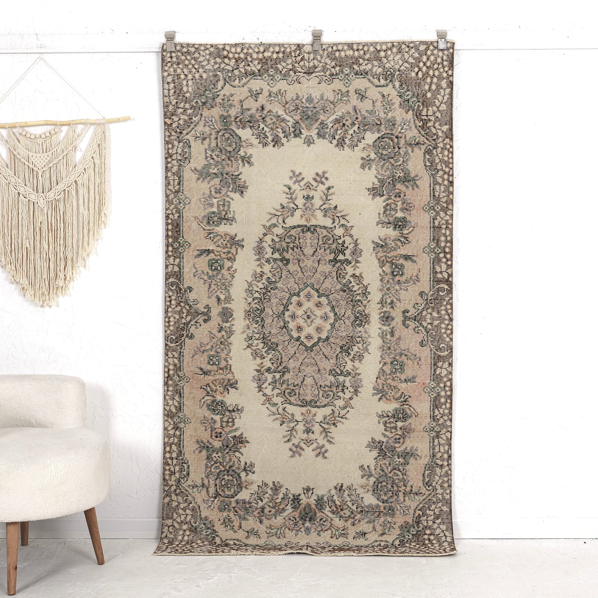 Dorinda - Turkish Rug, Authentic and Vintage