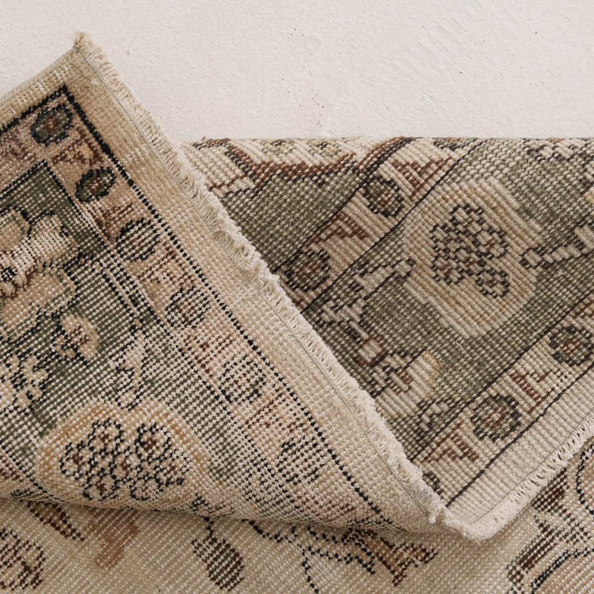 Oriental 6x10 Beige Rug