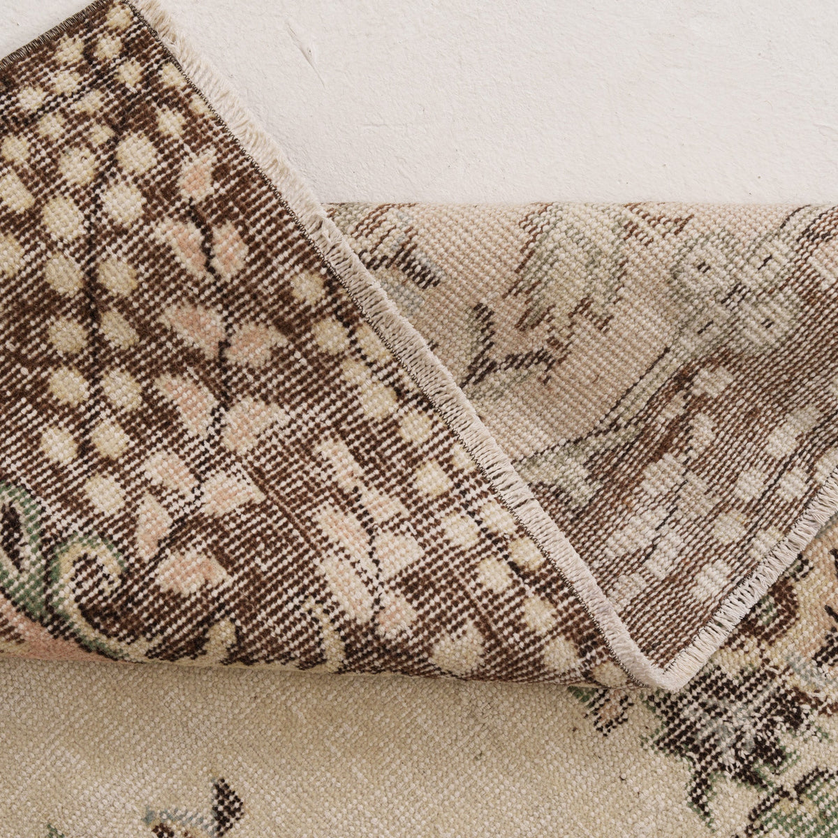 Oriental 6x10 Beige Rug
