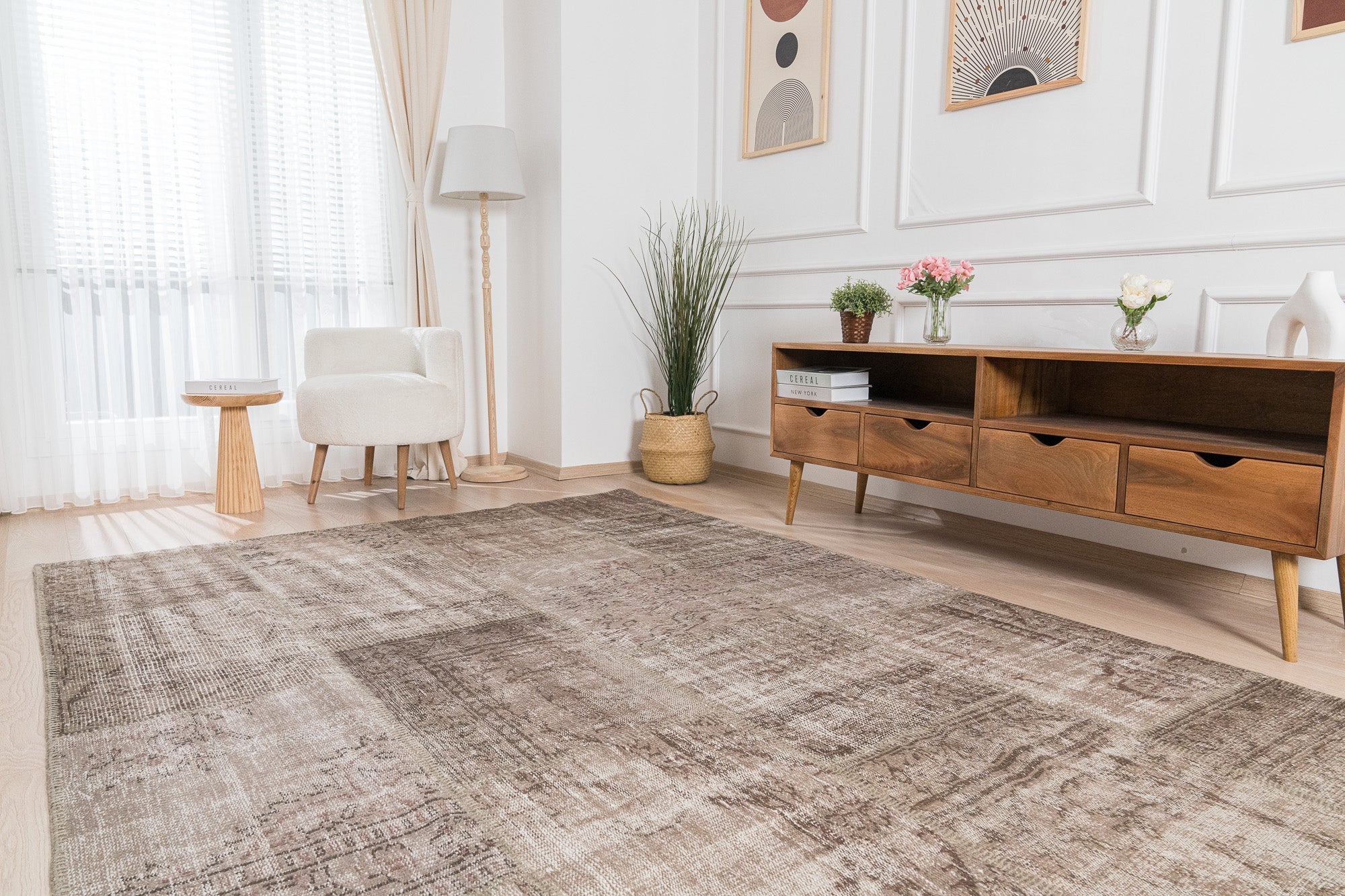 Rosella - Dining Room Rug, Authentic Oriental Design