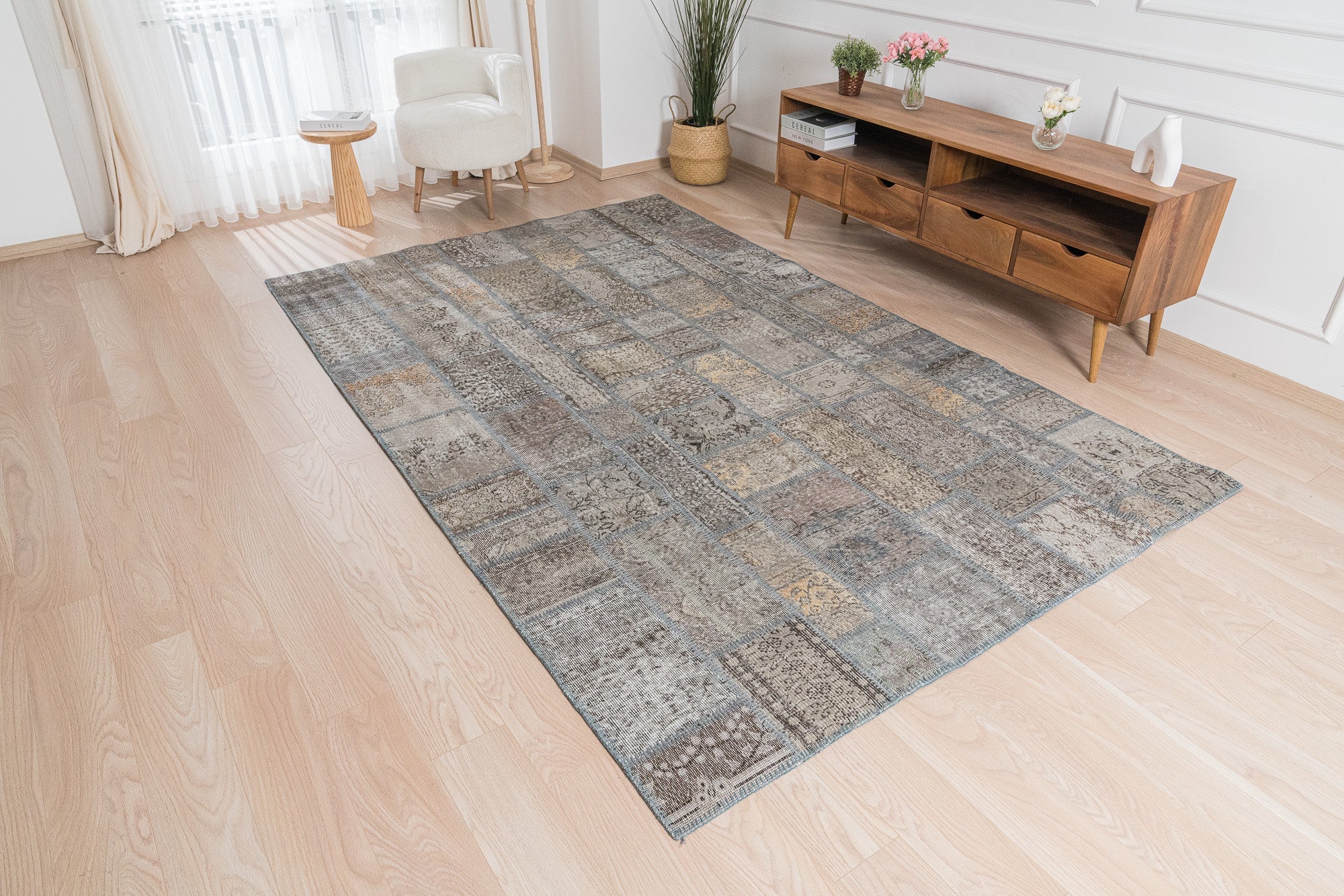 Reanna - Elegant Living Room Rug, Antique Charm