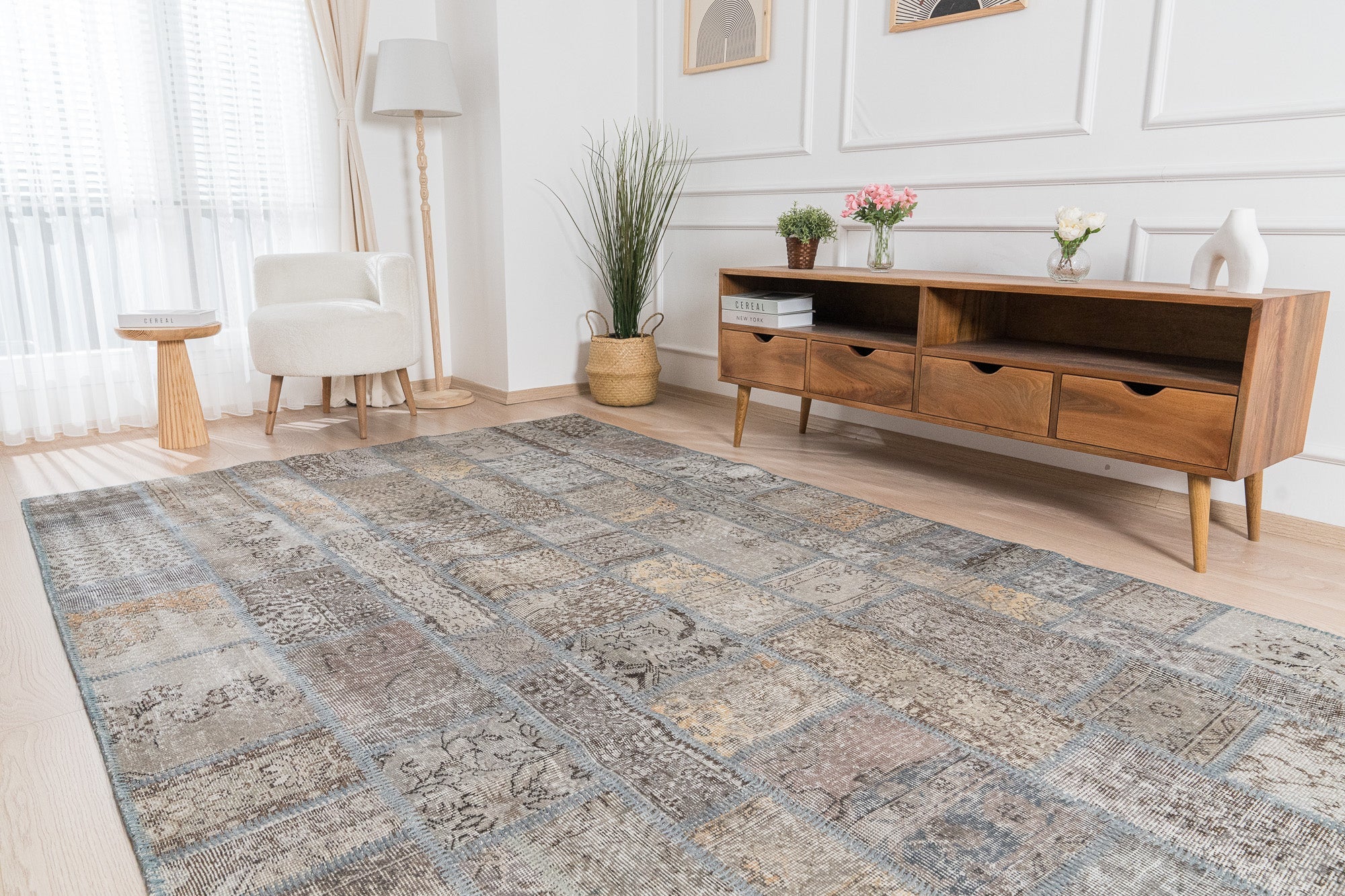 Reanna - Dining Room Rug, Authentic Oriental Design