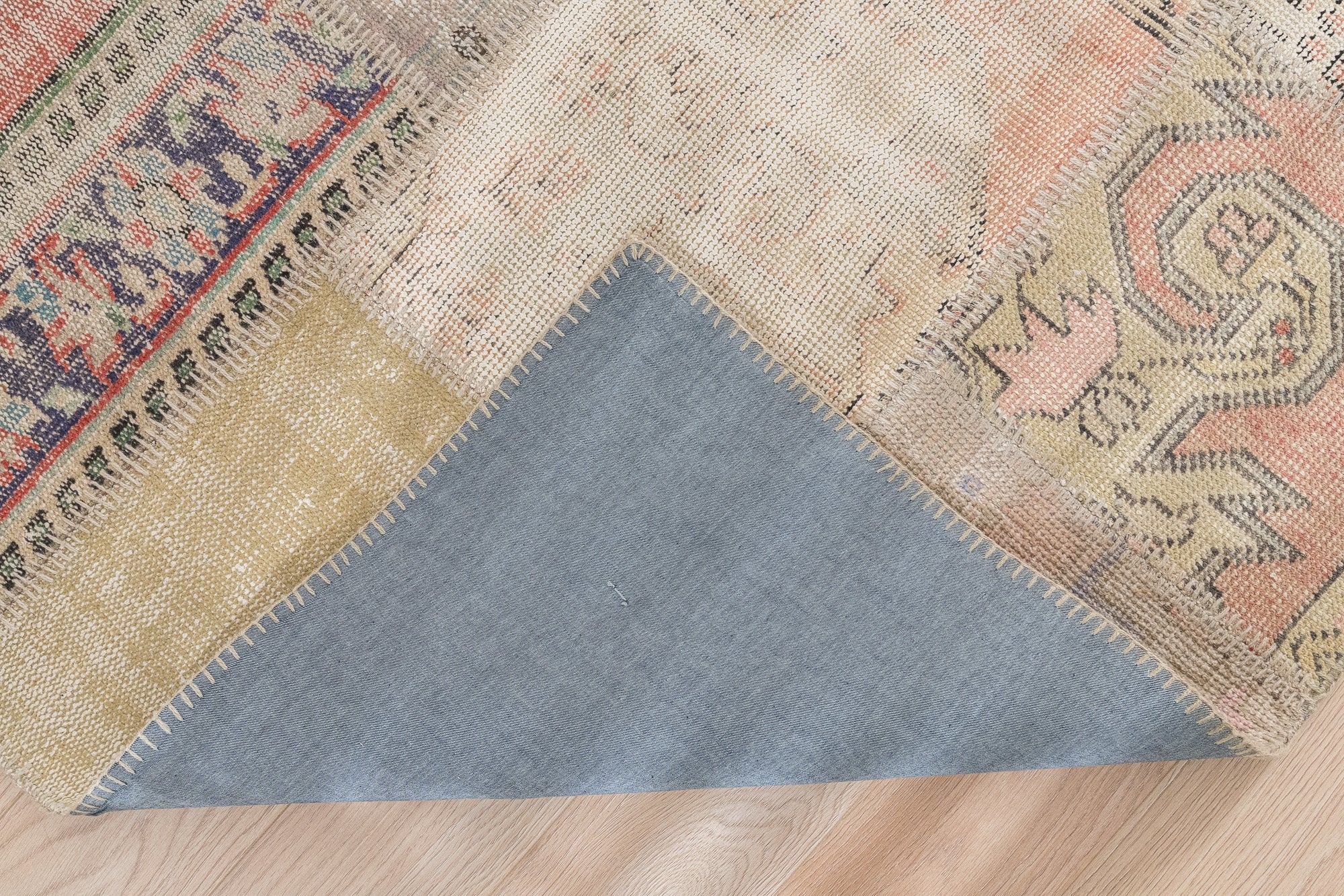 Jolanda - Elegant Living Room Rug, Antique Charm