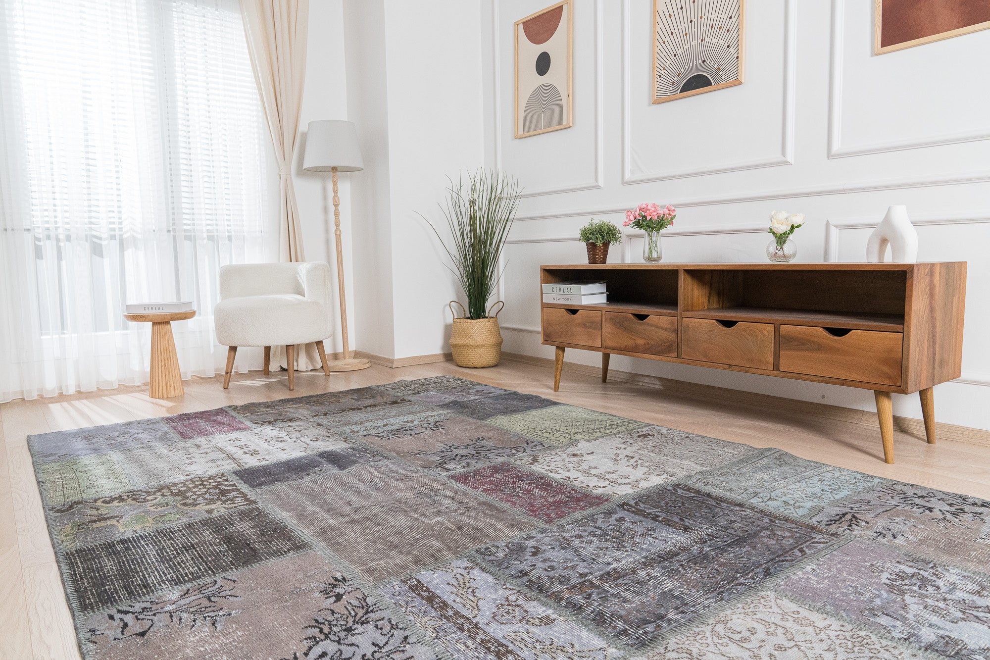 Rae - Dining Room Rug, Classic Artisan Crafted