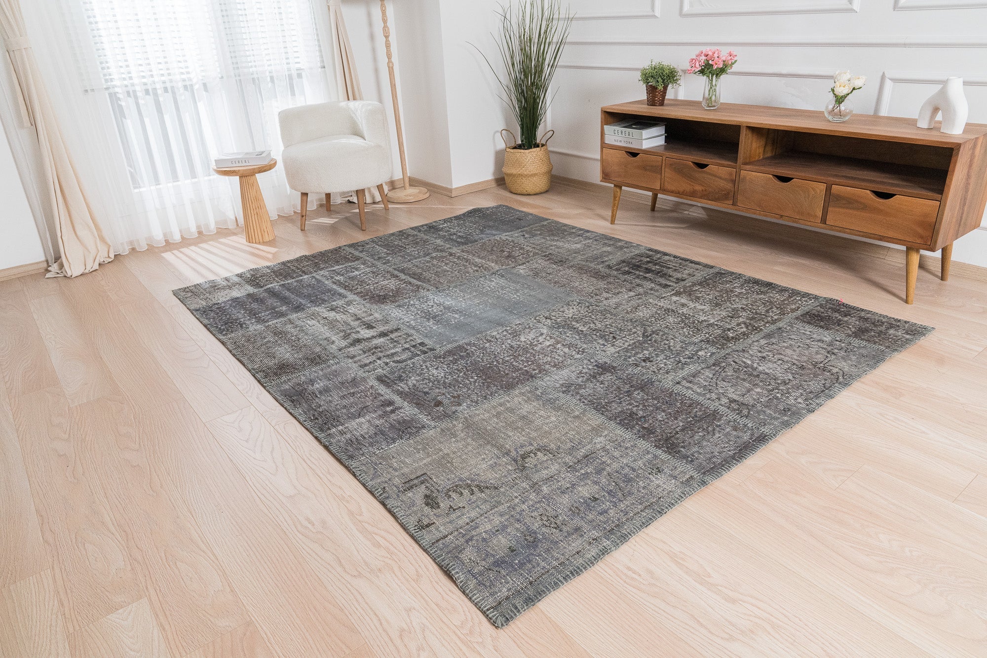 Juna - Oriental Rug, Handcrafted for Luxury Living