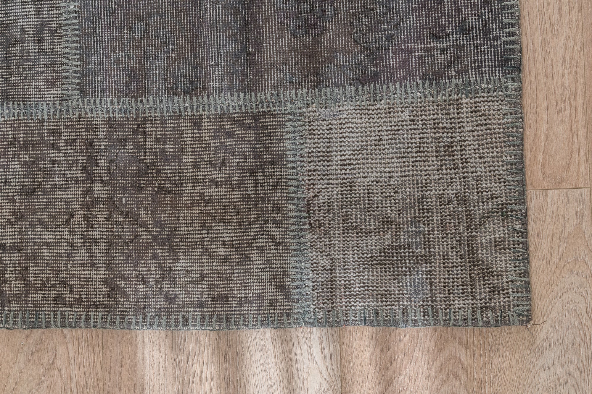 Juna - Elegant Living Room Rug, Antique Charm