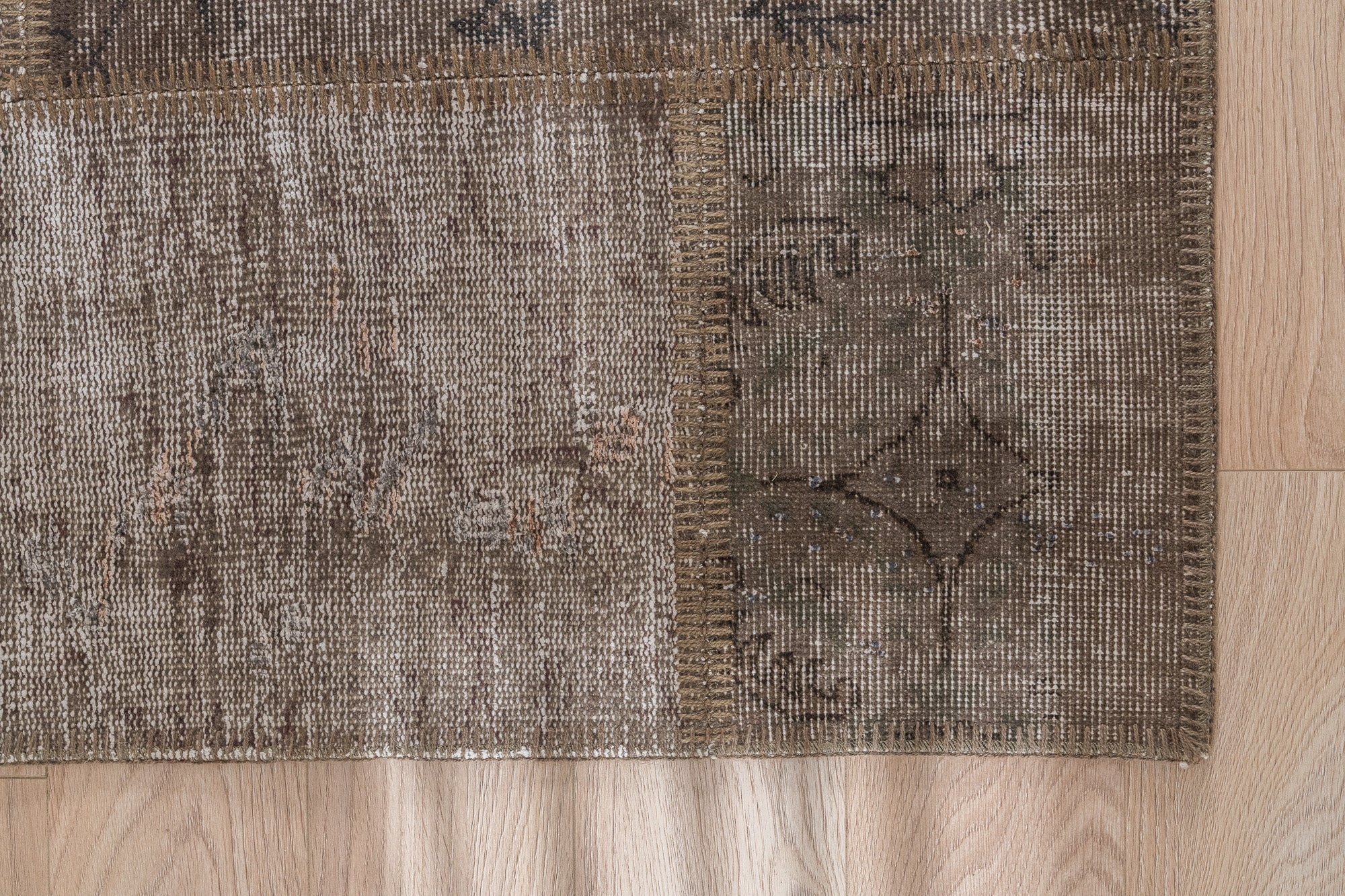 Joyanne - Dining Room Rug, Classic Artisan Crafted