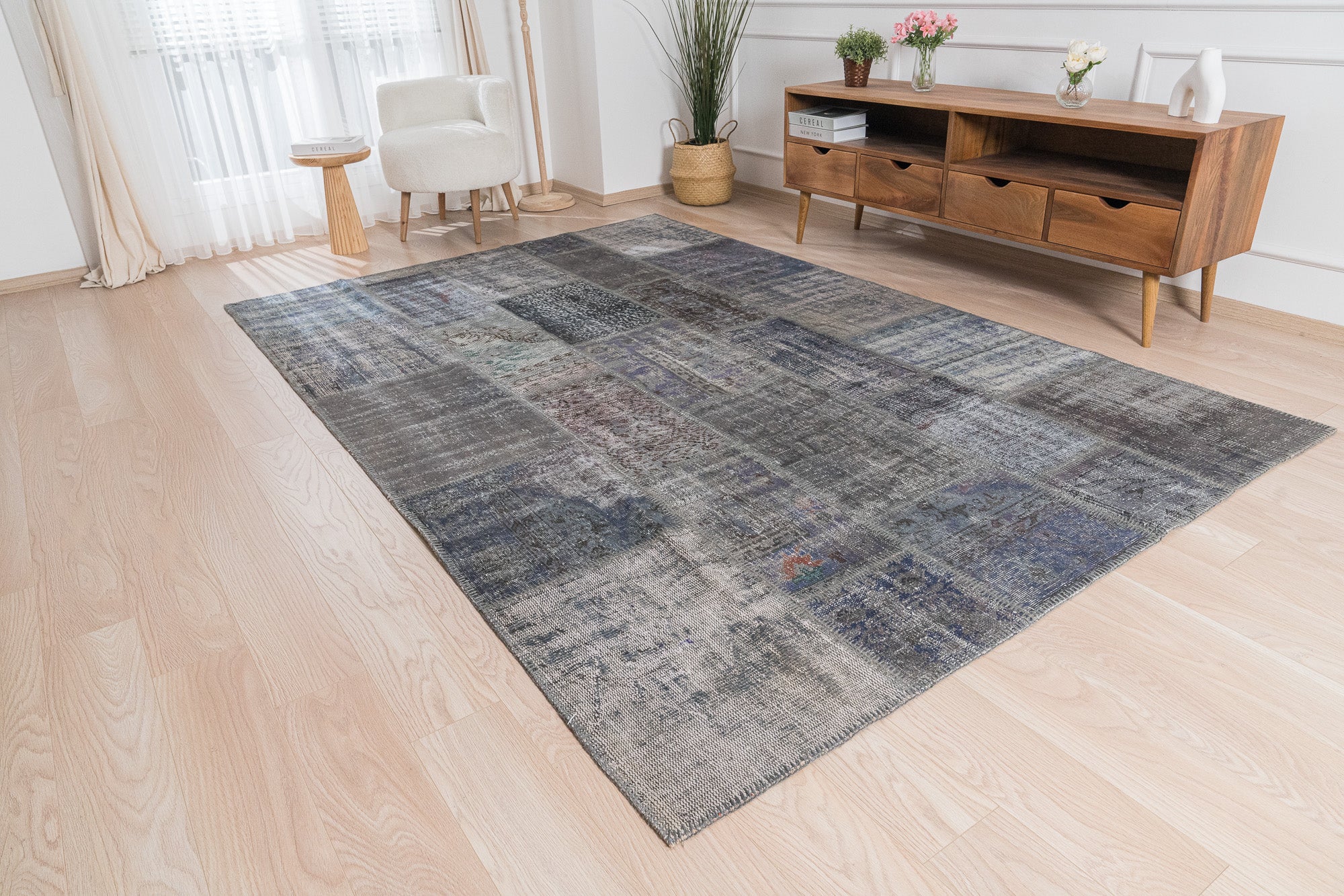 Aidan - Oriental Rug, Exquisite Antique Design
