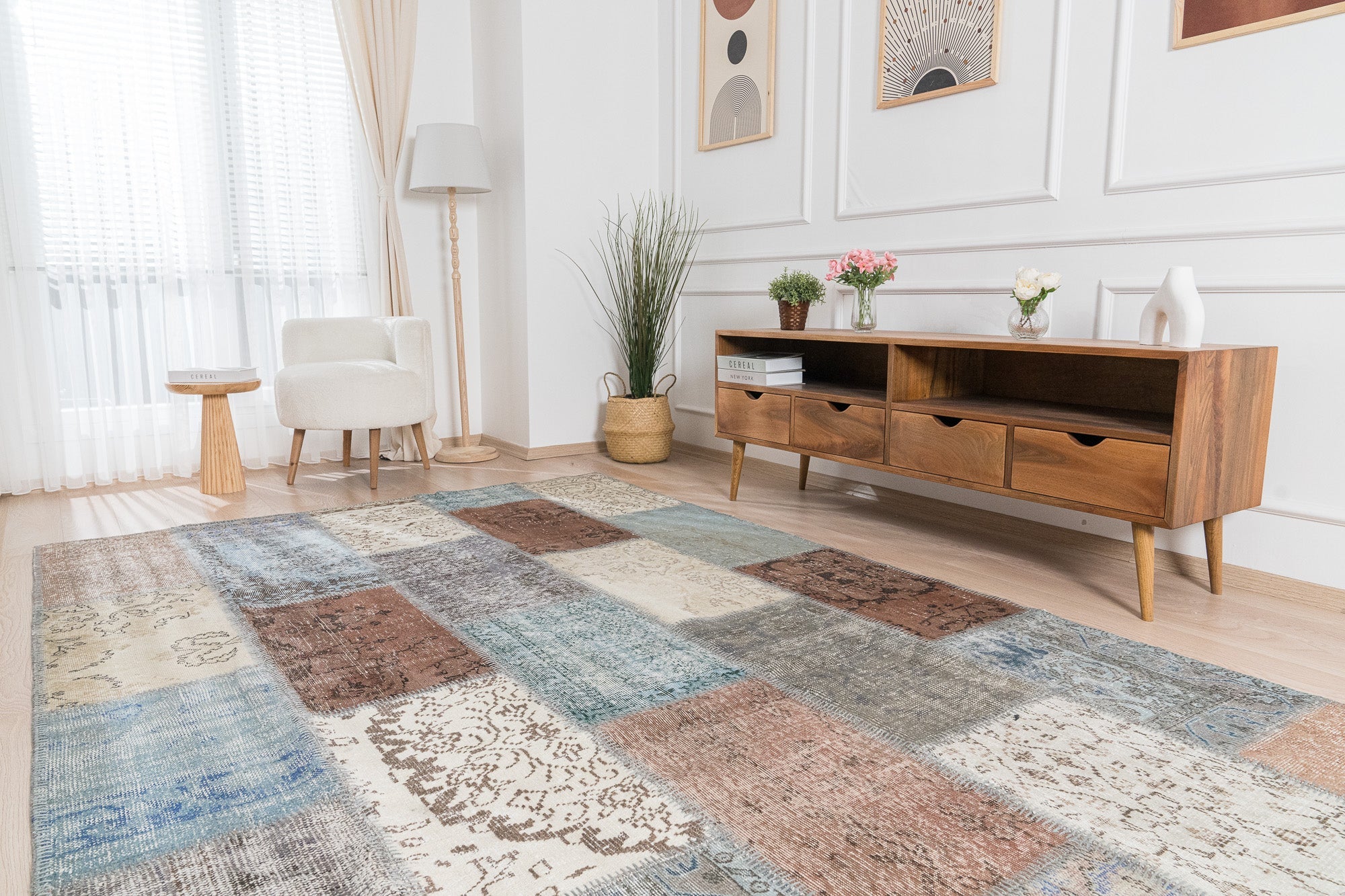 Jovana - Turkish Rug, Authentic and Vintage