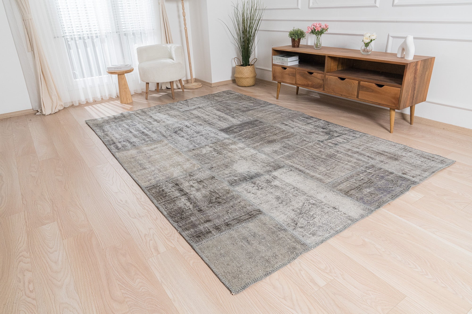 Ishara - Living Room Rug, Elegant & Unique
