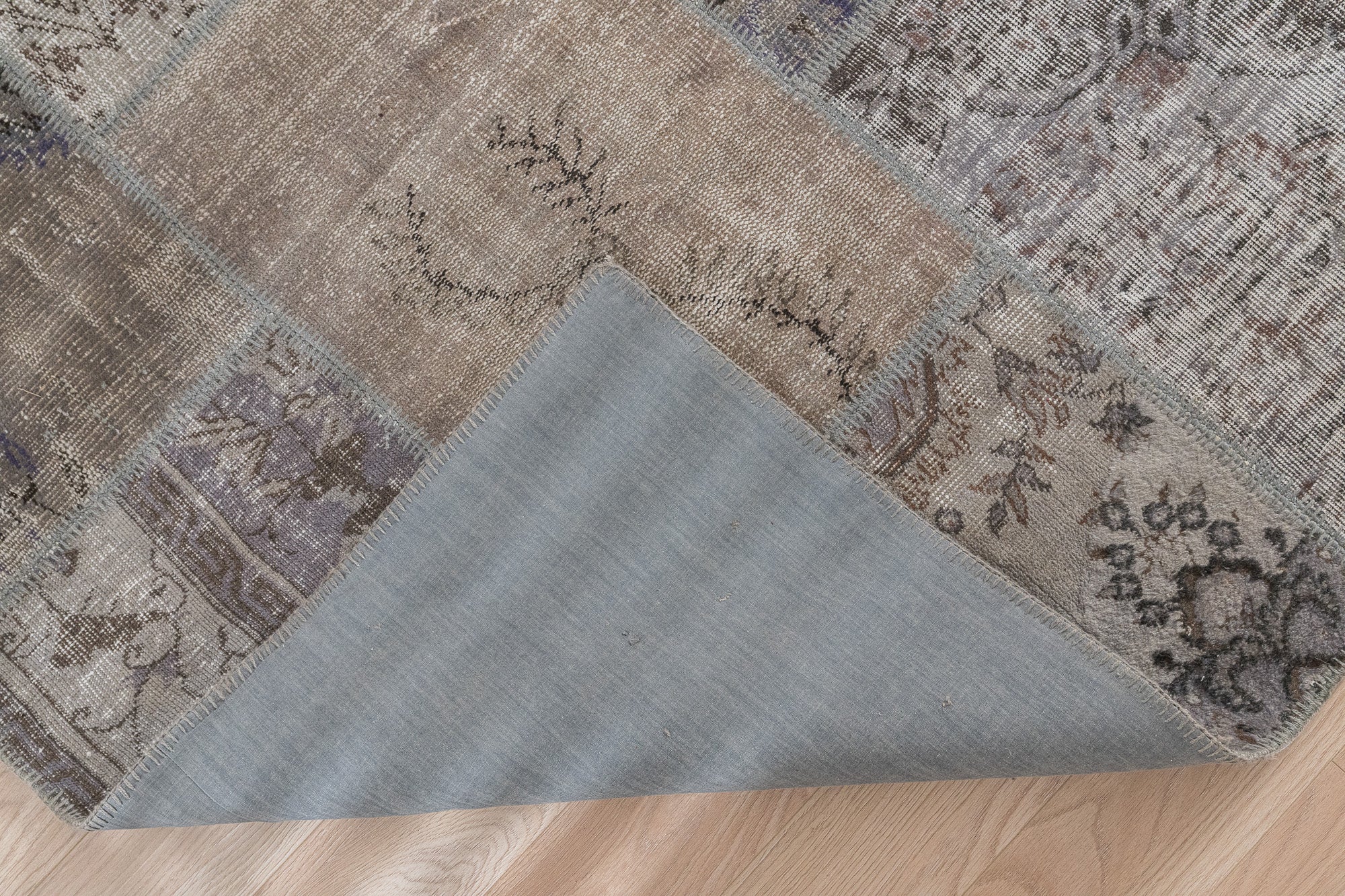 Ivleen - Living Room Rug, Elegant & Unique