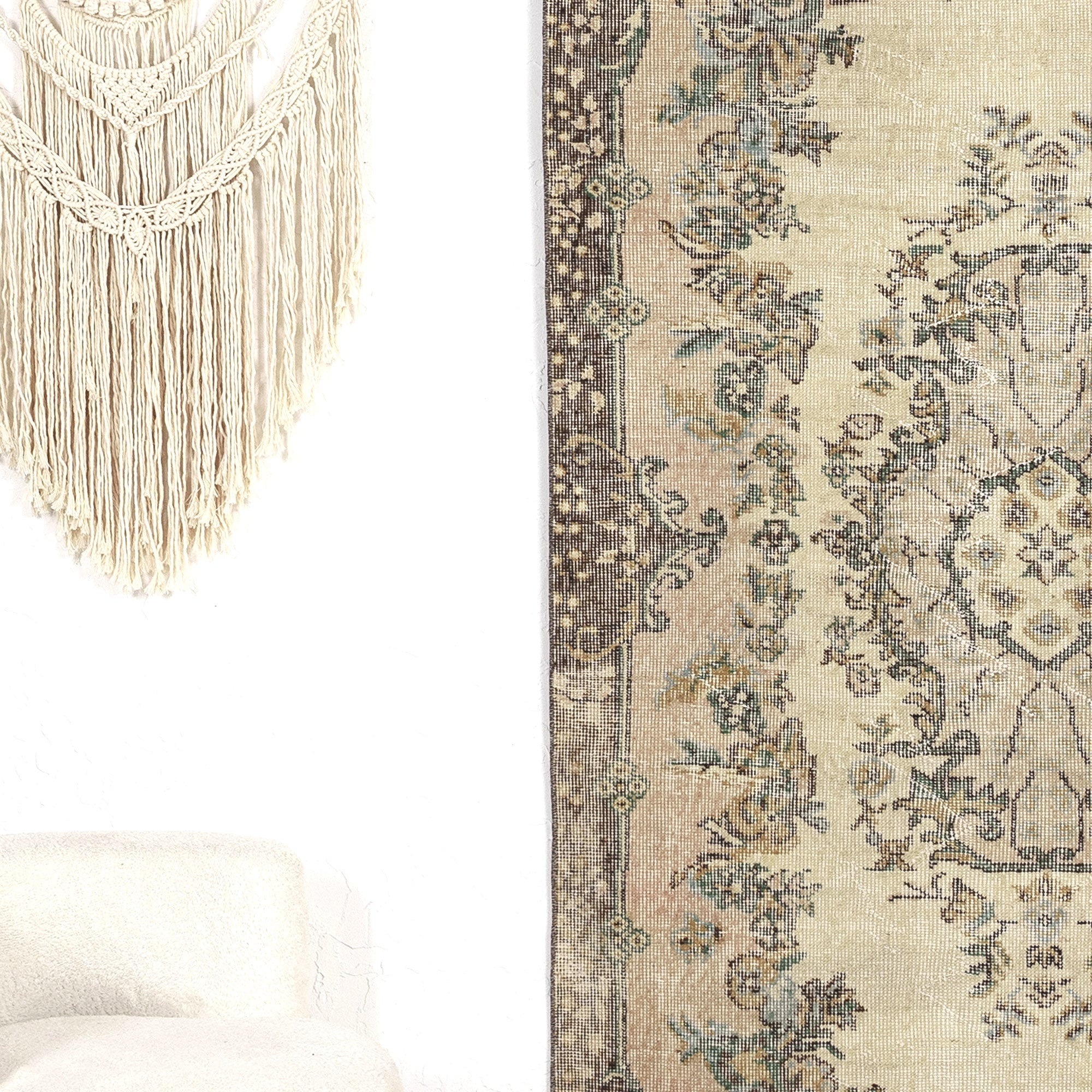 Calandra - Turkish Rug, Authentic and Vintage