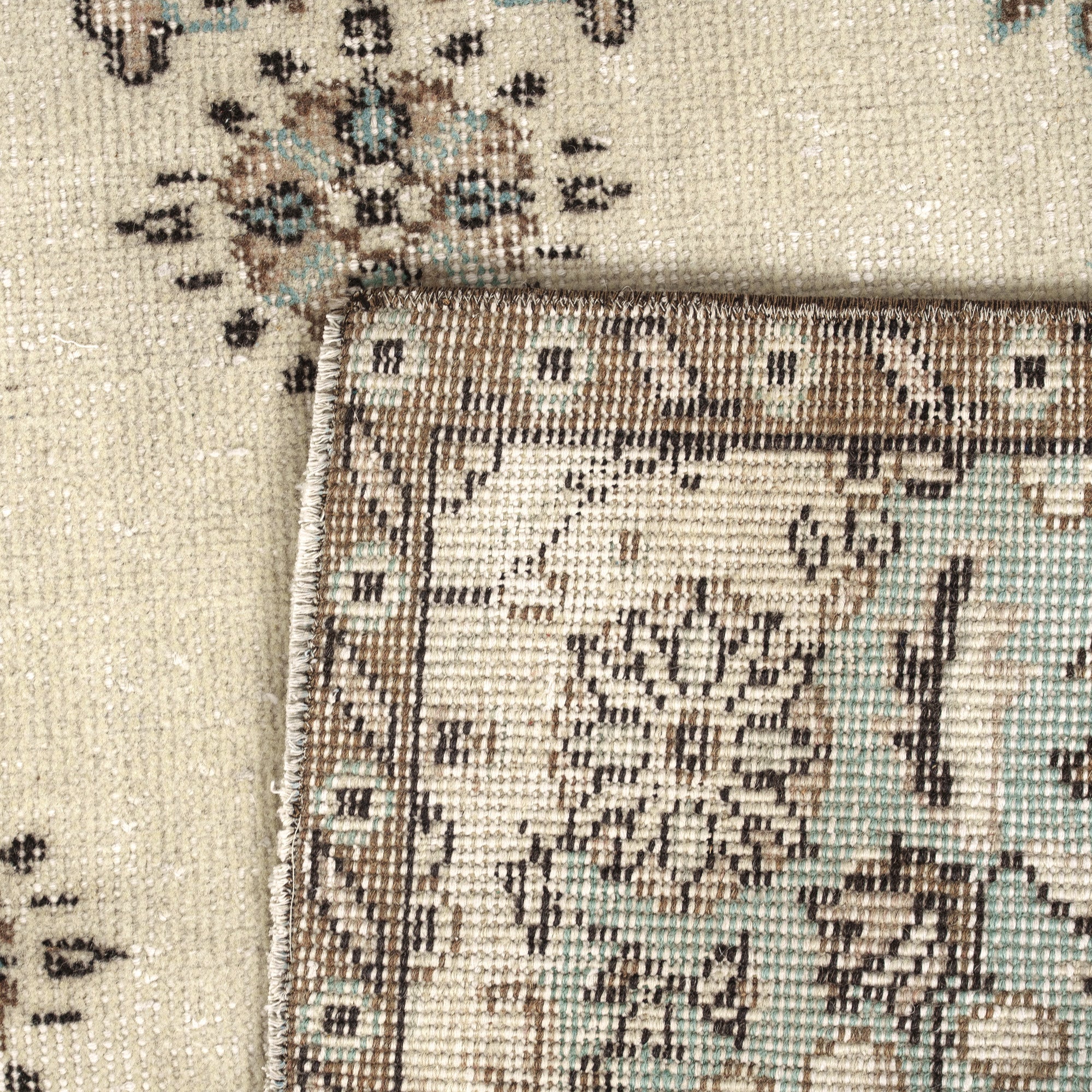 Kyanna - Turkish Rug, Authentic and Vintage