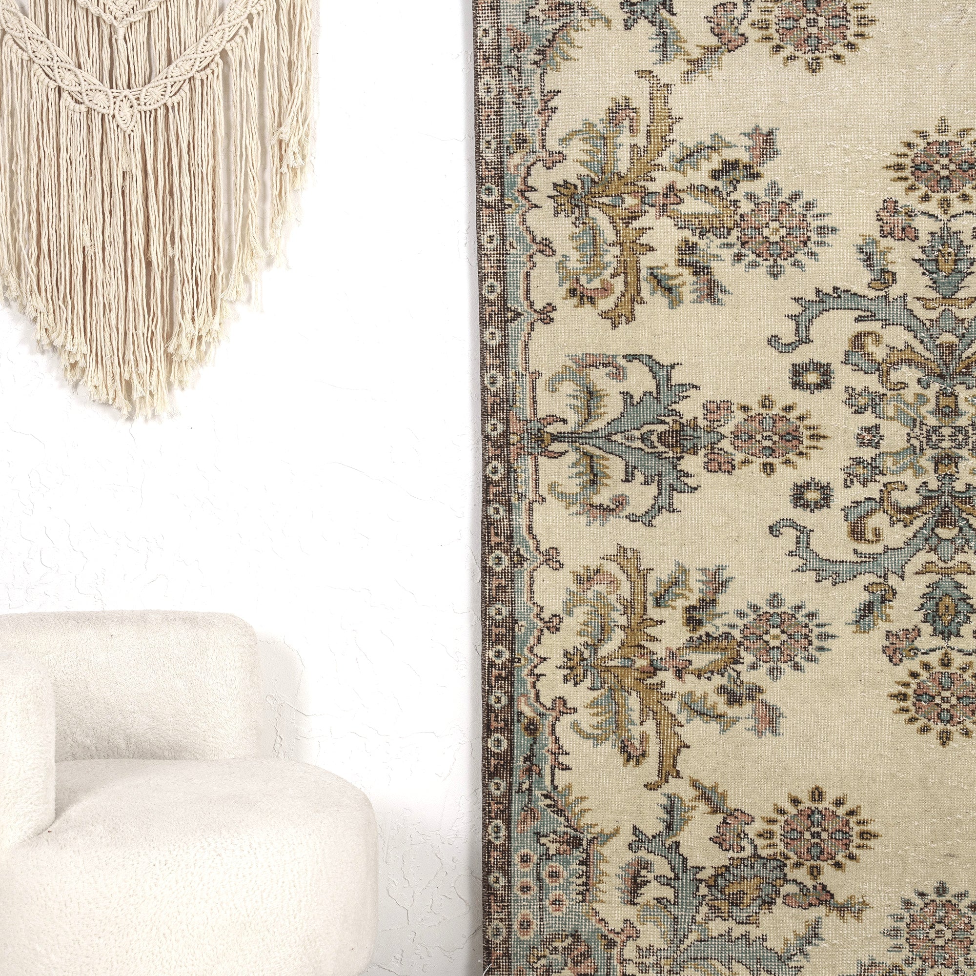 Lareine - Living Room Rug, Elegant & Unique