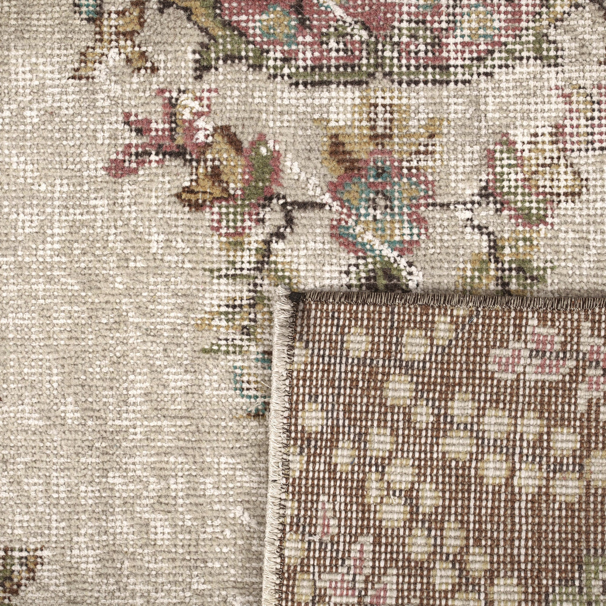 Lira - Persian Rug, Handcrafted & Timeless