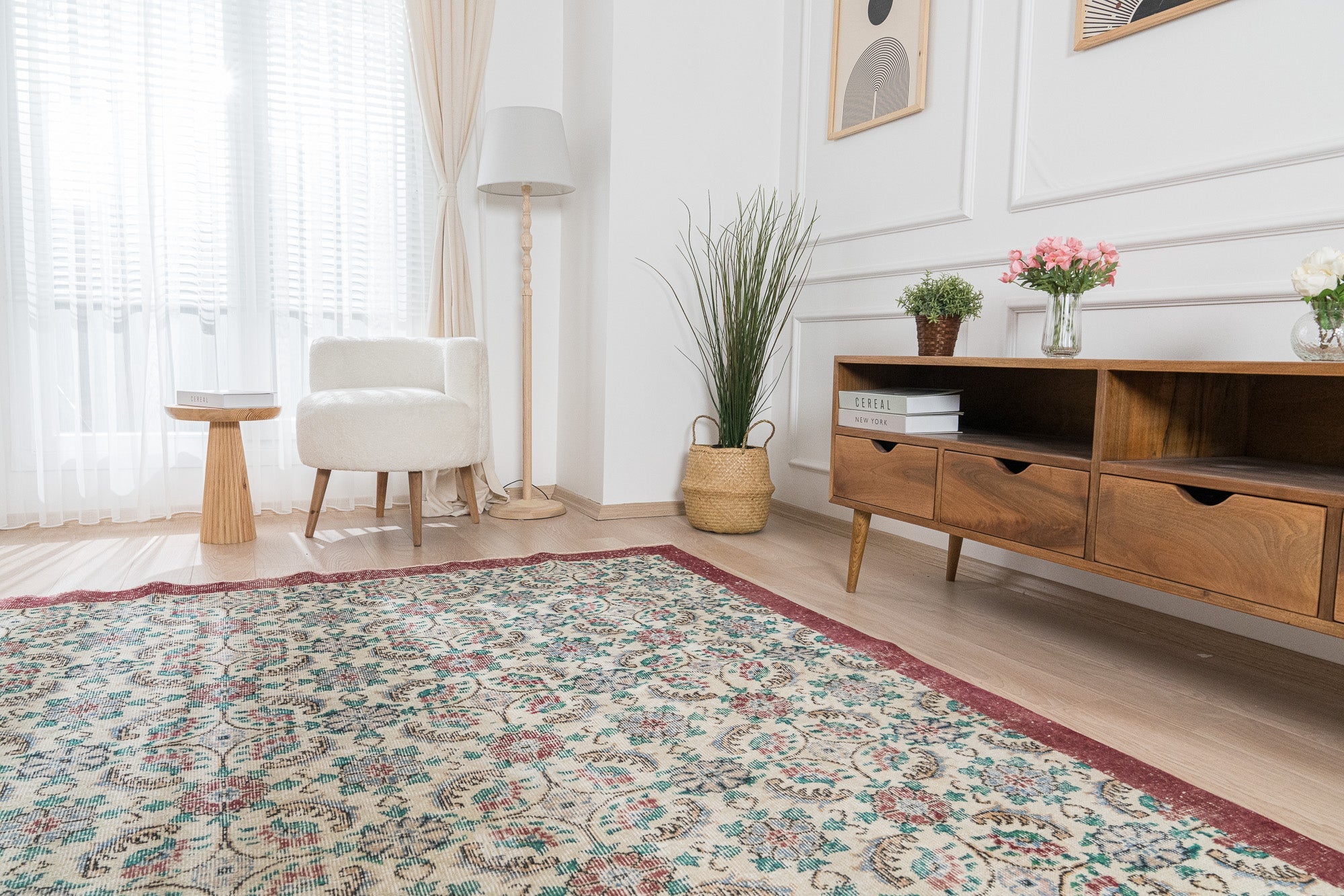 Garnett - Elegant Living Room Rug, Antique Charm