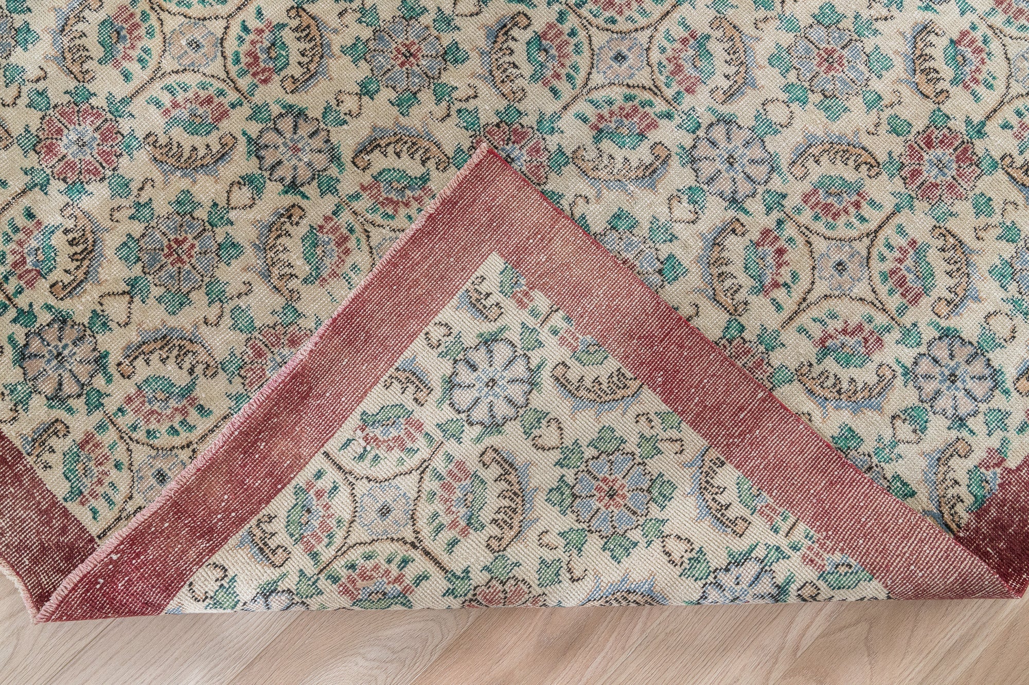 Garnett - Oriental Rug, Exquisite Antique Design