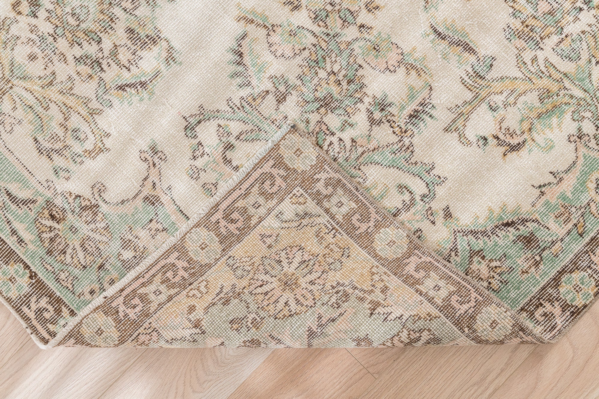 Sanem - Living Room Rug, Elegant & Unique