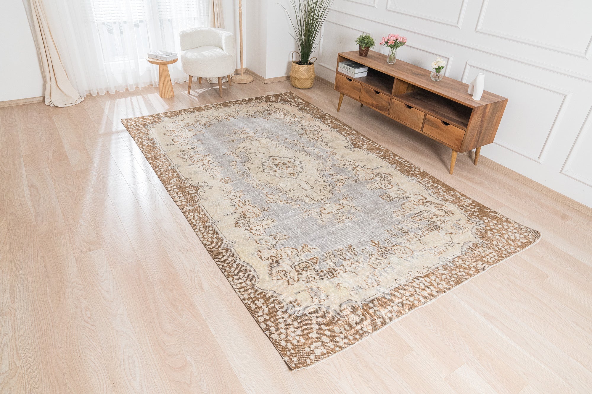 Hallie - Living Room Rug, Elegant & Unique