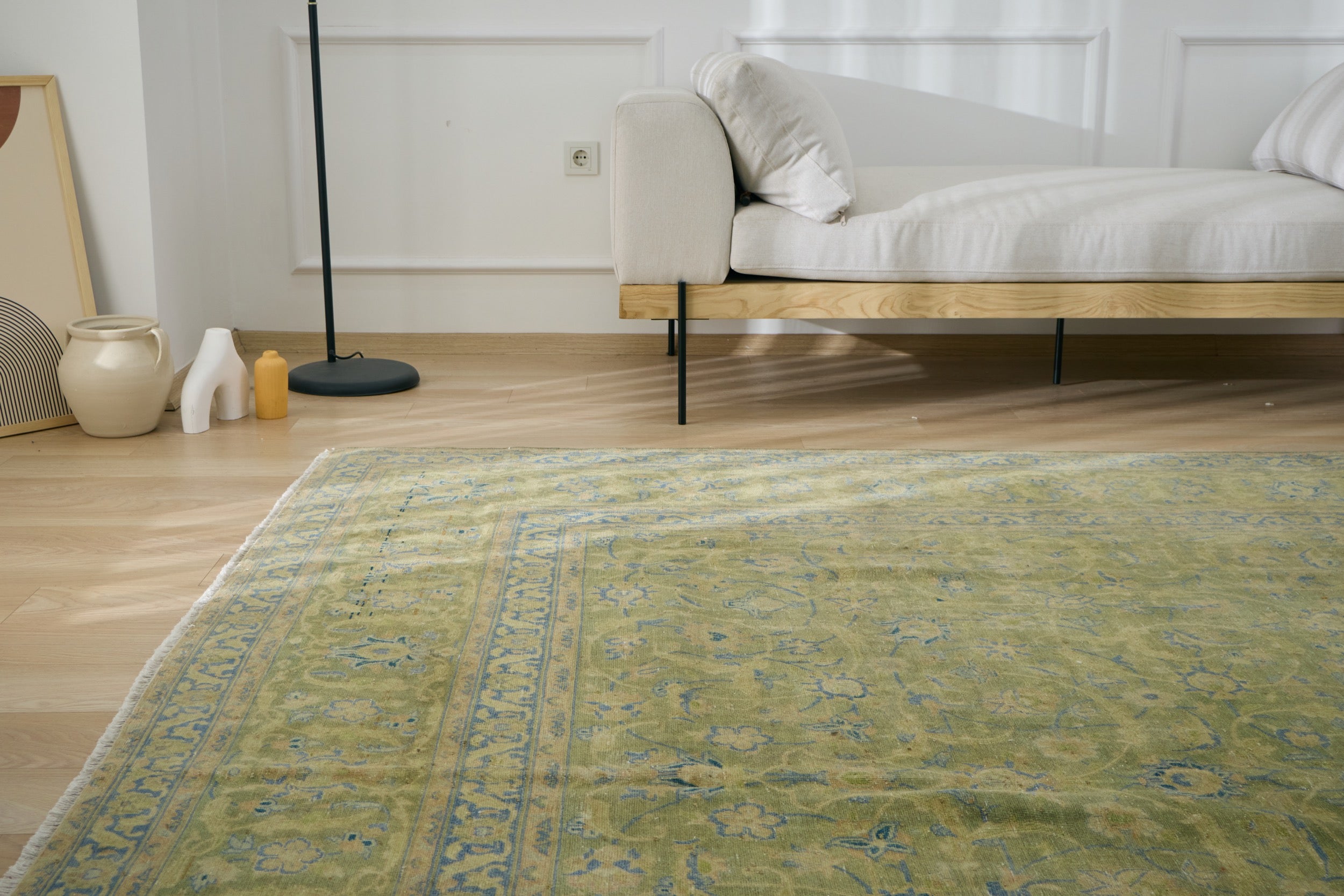Yenta - Timeless Area Rug Sophistication | Kuden RugsYenta - Persian Heritage in Your Home | Kuden Rugs