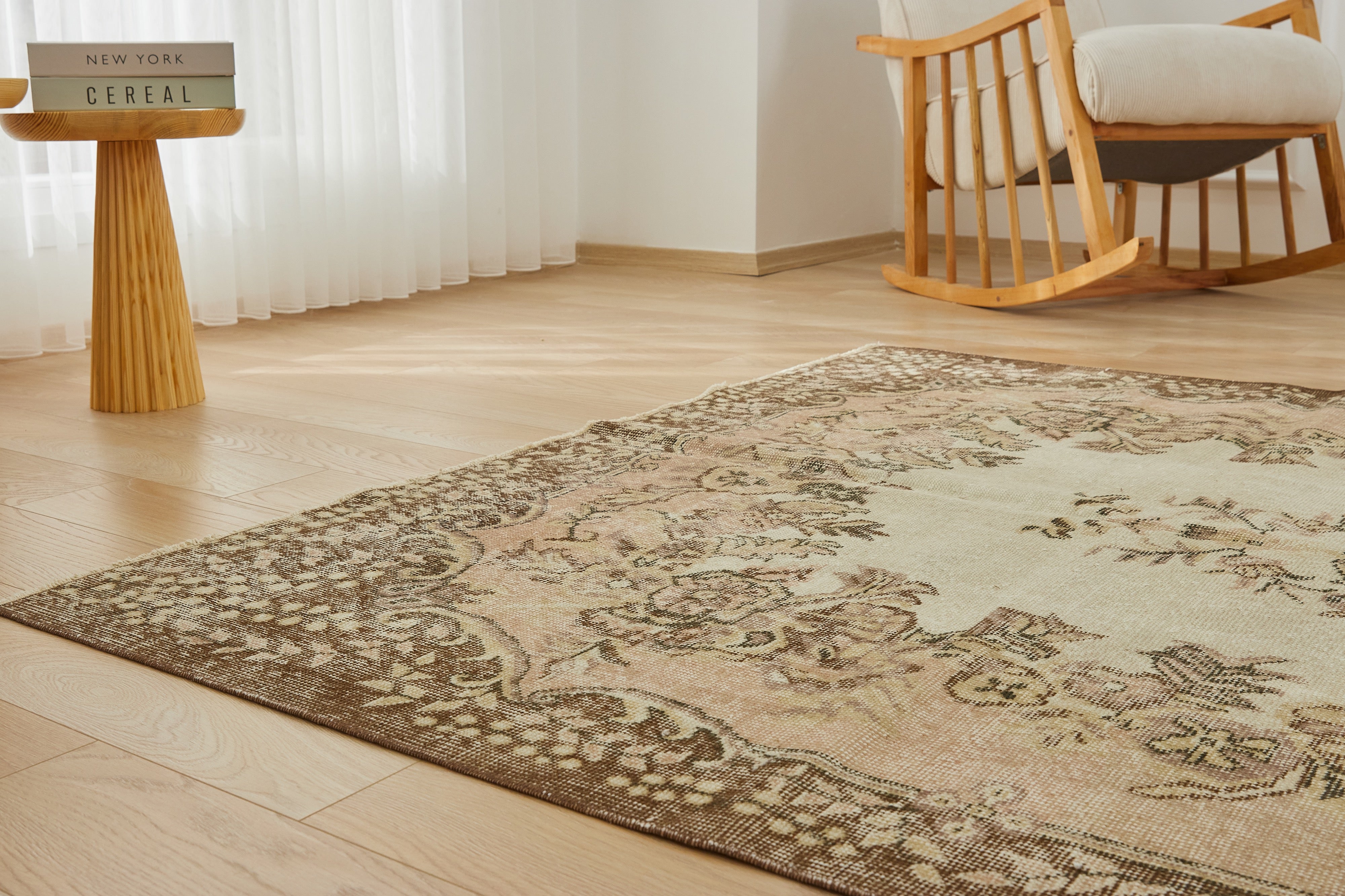 Turkish Medallion Rug - Zyla's Artisanal Mastery