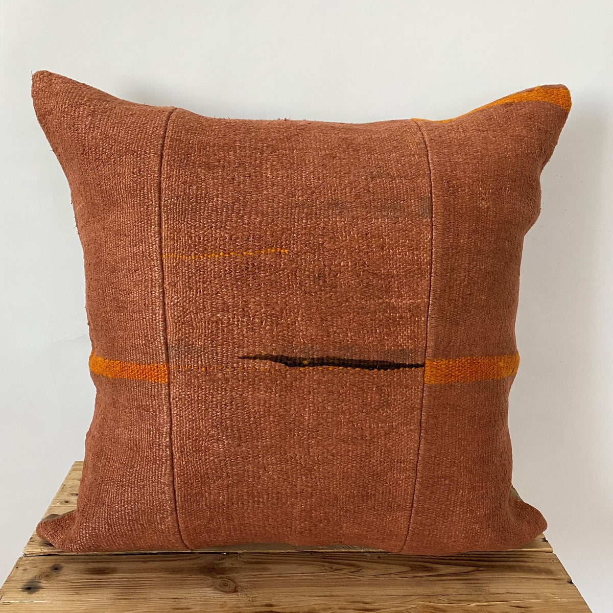Honnea - Brick Hemp Pillow Cover - kudenrugs