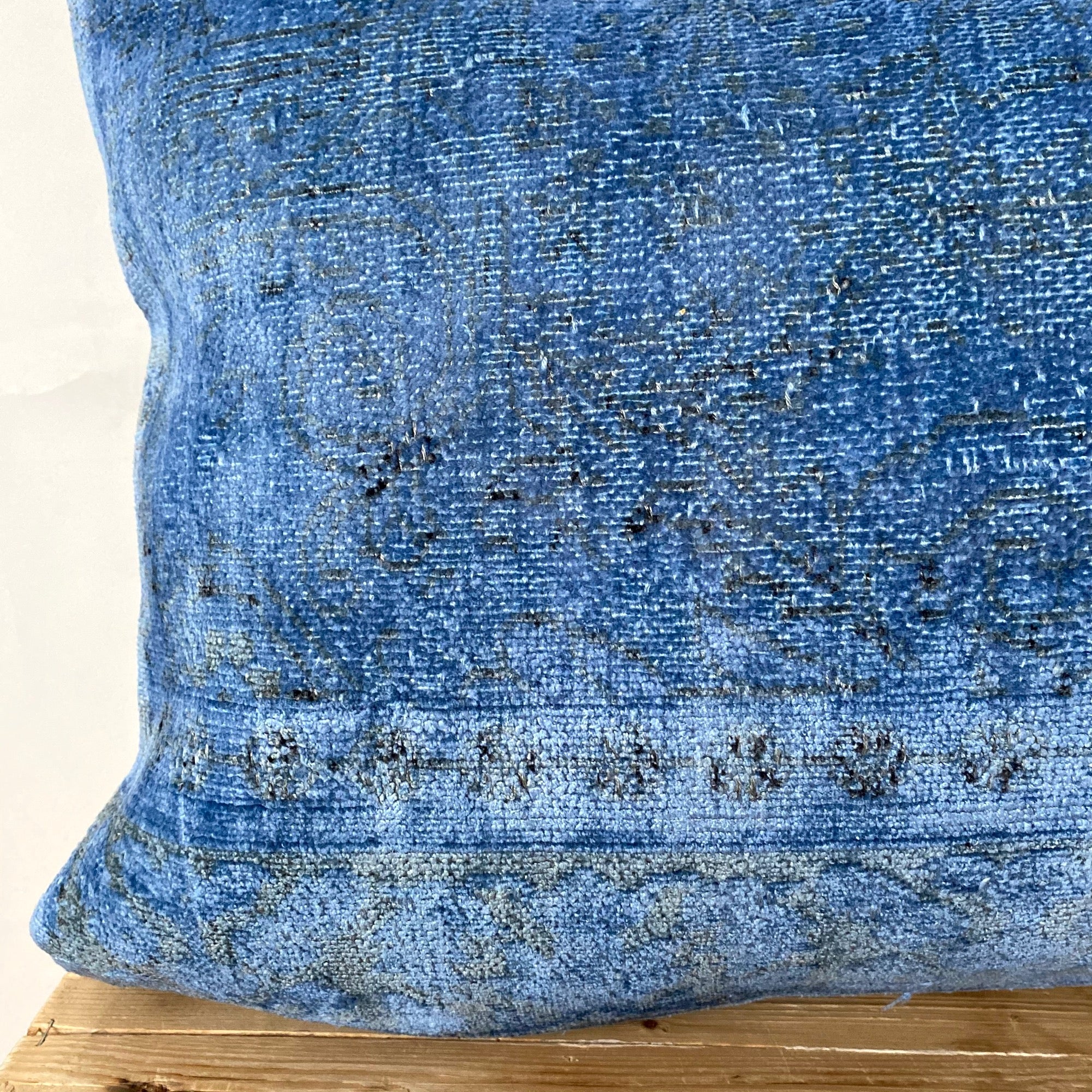 Gerry - Navy Blue Silk Pillow Cover - kudenrugs