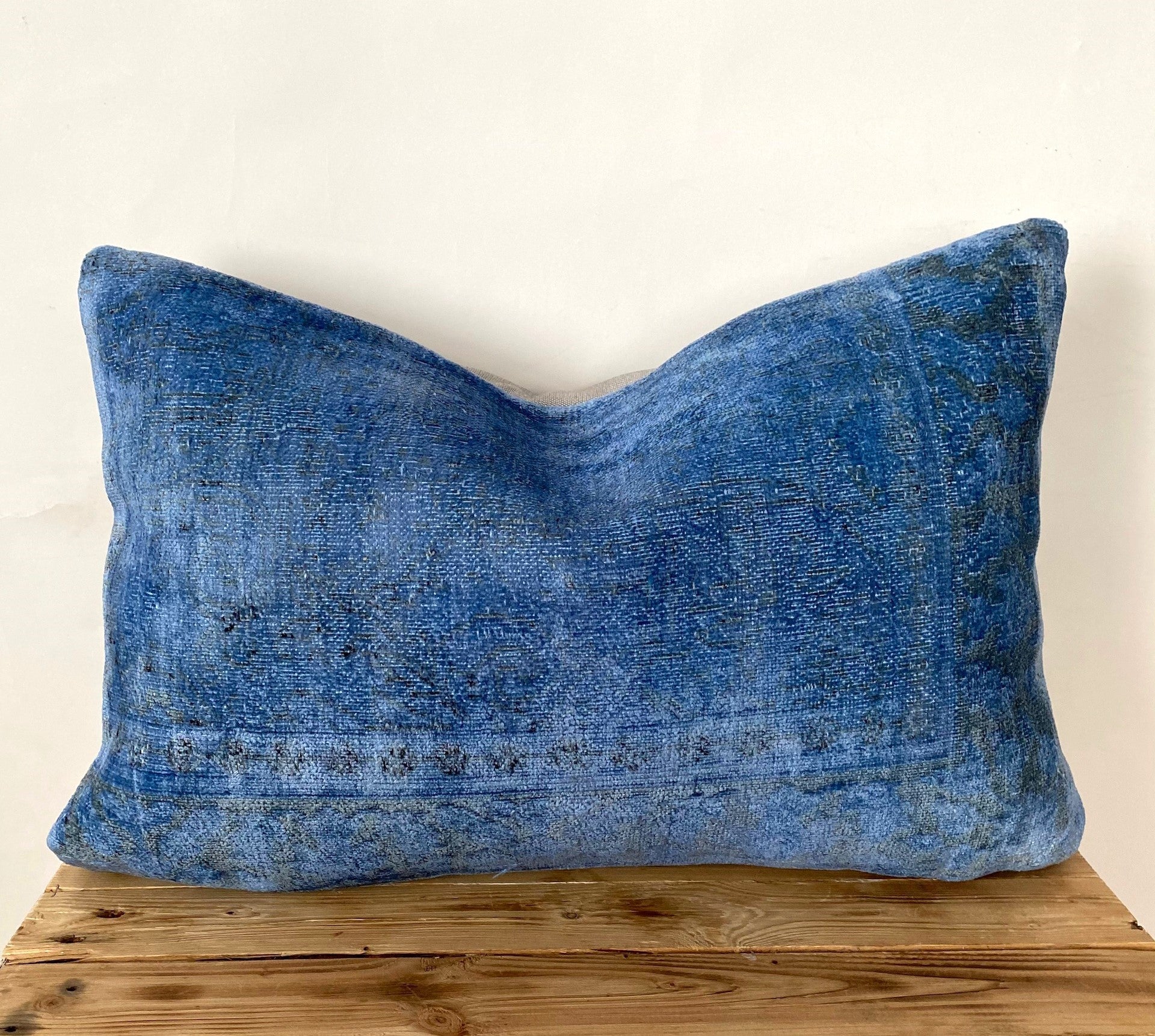 Gerry - Navy Blue Silk Pillow Cover - kudenrugs