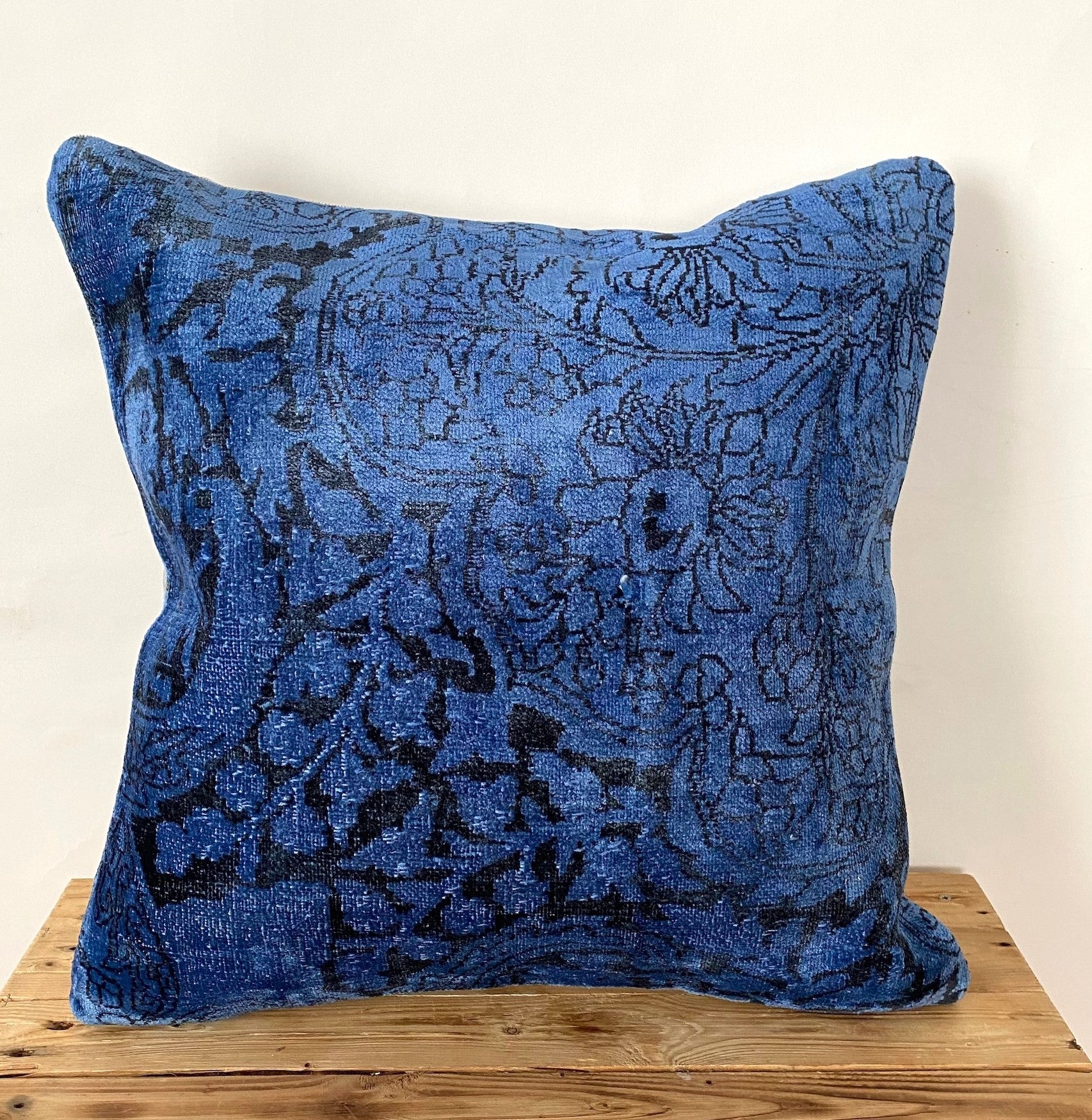 Haiwee - Navy Blue Silk Pillow Cover - kudenrugs