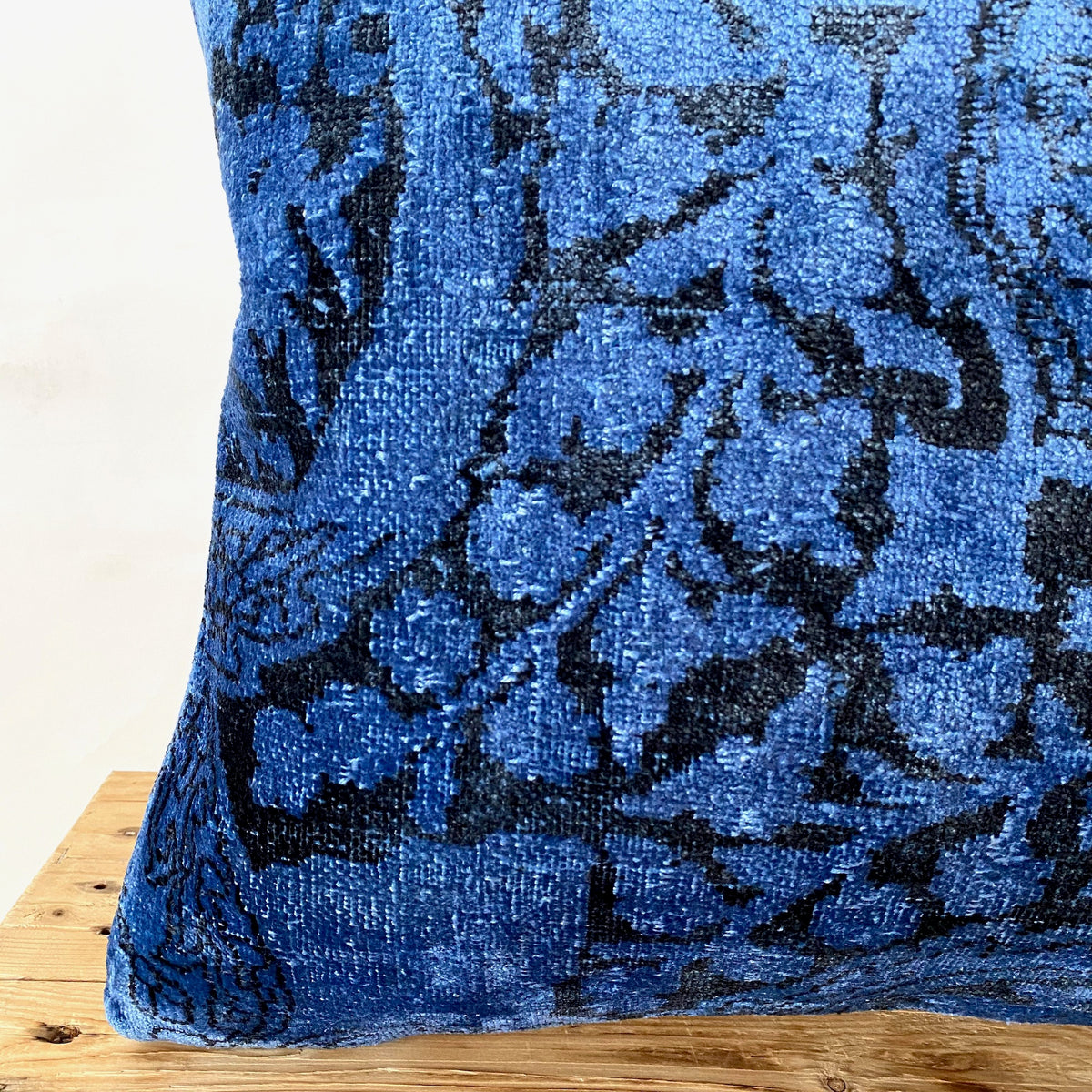 Haiwee - Navy Blue Silk Pillow Cover - kudenrugs