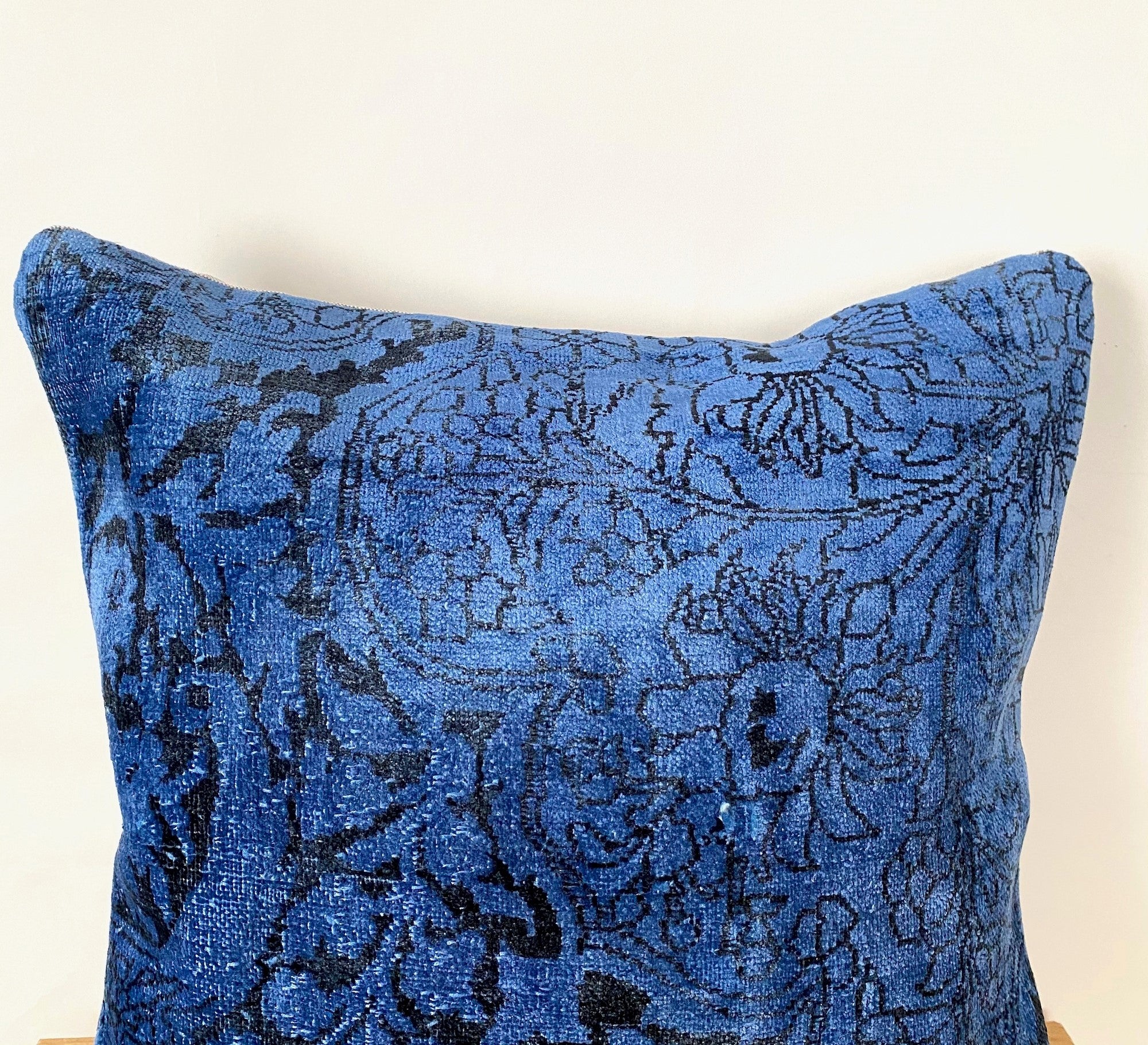Haiwee - Navy Blue Silk Pillow Cover - kudenrugs