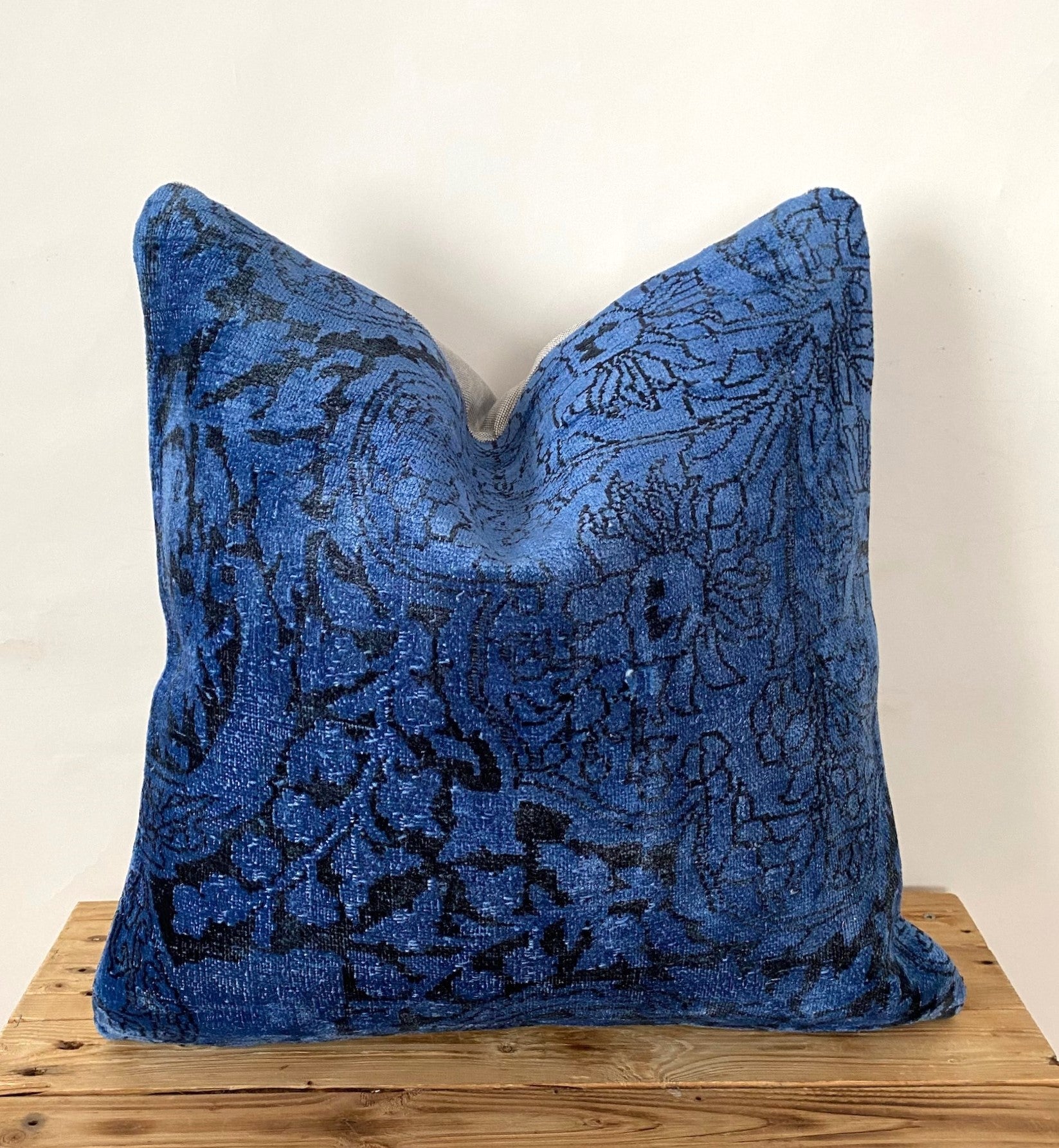 Haiwee - Navy Blue Silk Pillow Cover - kudenrugs