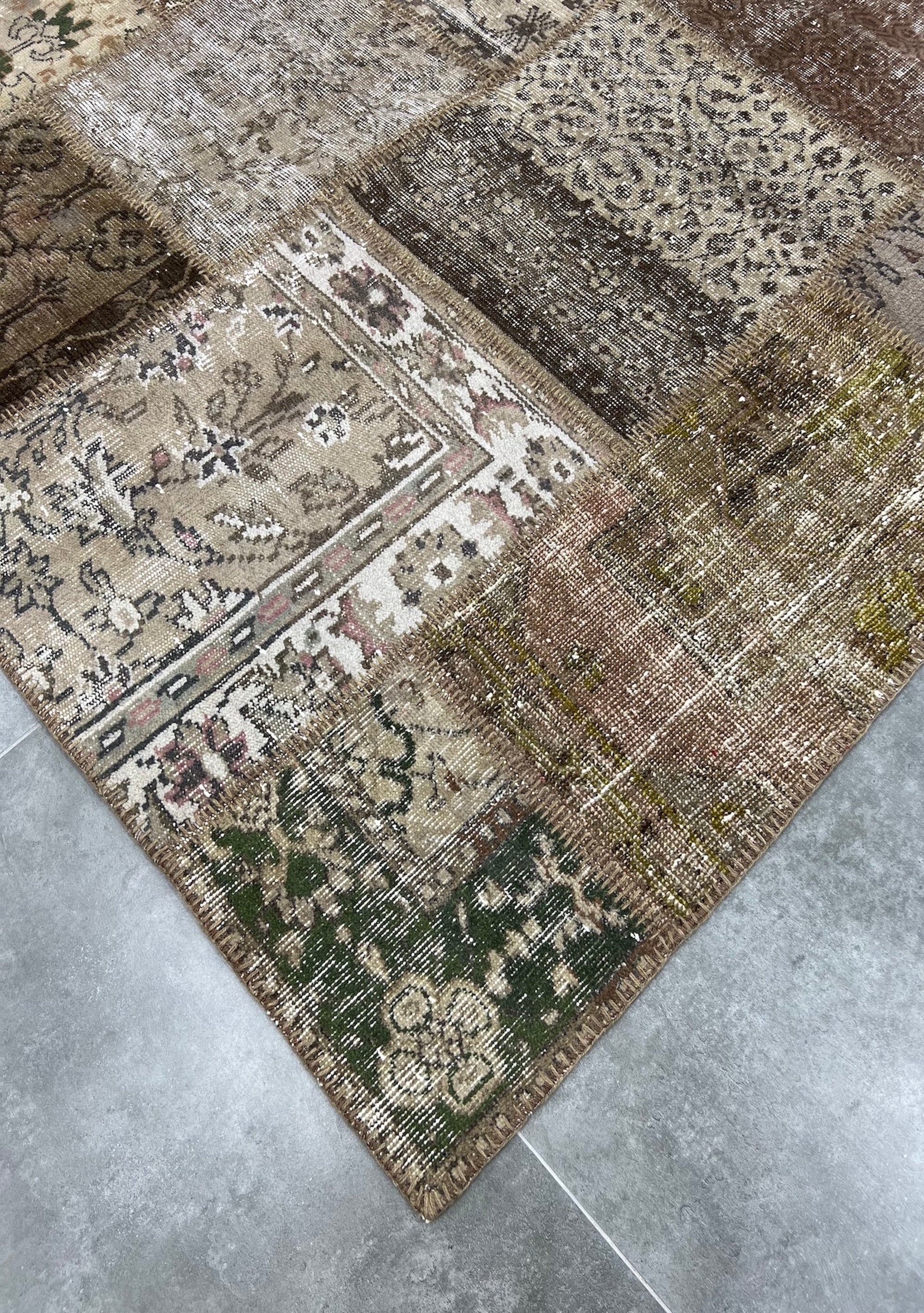 Amina - Vintage Brown Patchwork Rug - kudenrugs