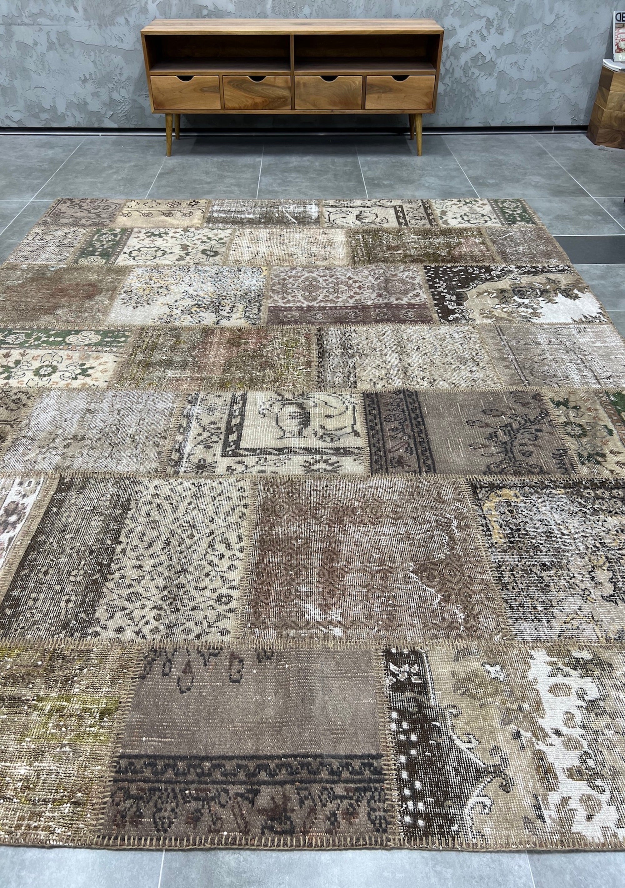 Amina - Vintage Brown Patchwork Rug - kudenrugs