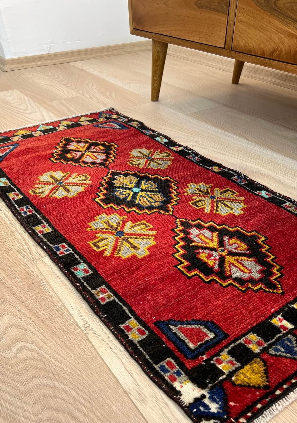 Alannah - Vintage Mini Red Area Rug - kudenrugs