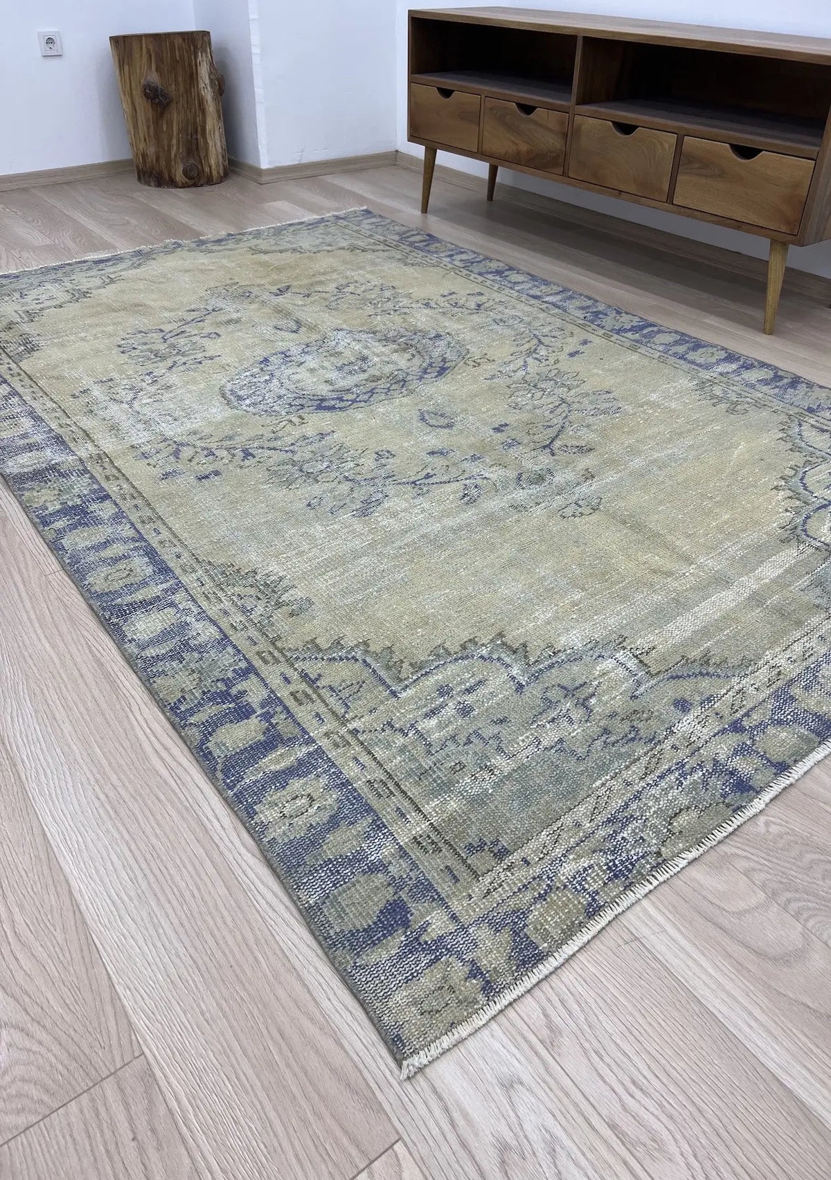 Alison - Vintage Beige Antique Washed Rug - kudenrugs