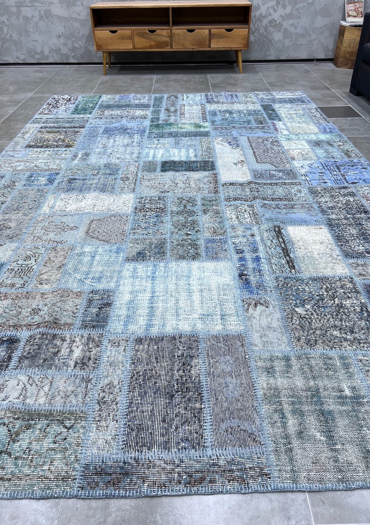 Amiyah - Vintage Blue Patchwork Rug - kudenrugs