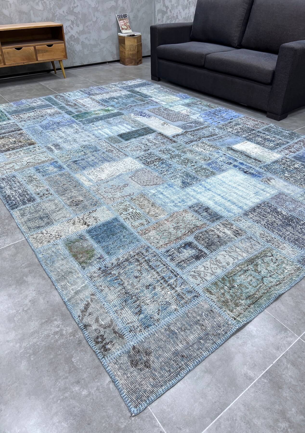 Amiyah - Vintage Blue Patchwork Rug - kudenrugs